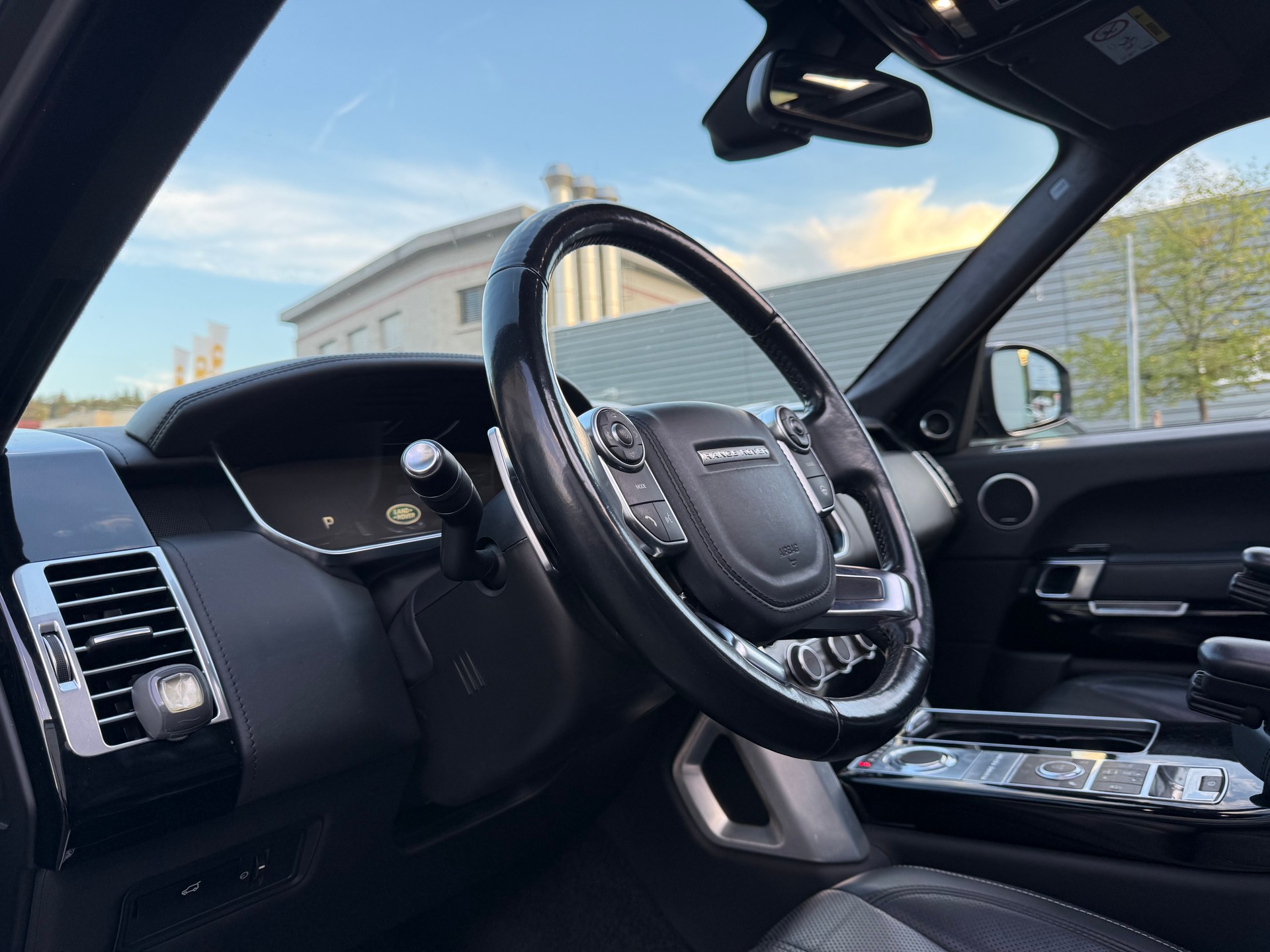 LAND ROVER Range Rover 4.4 SDV8 Autobiography Automatic-image-6