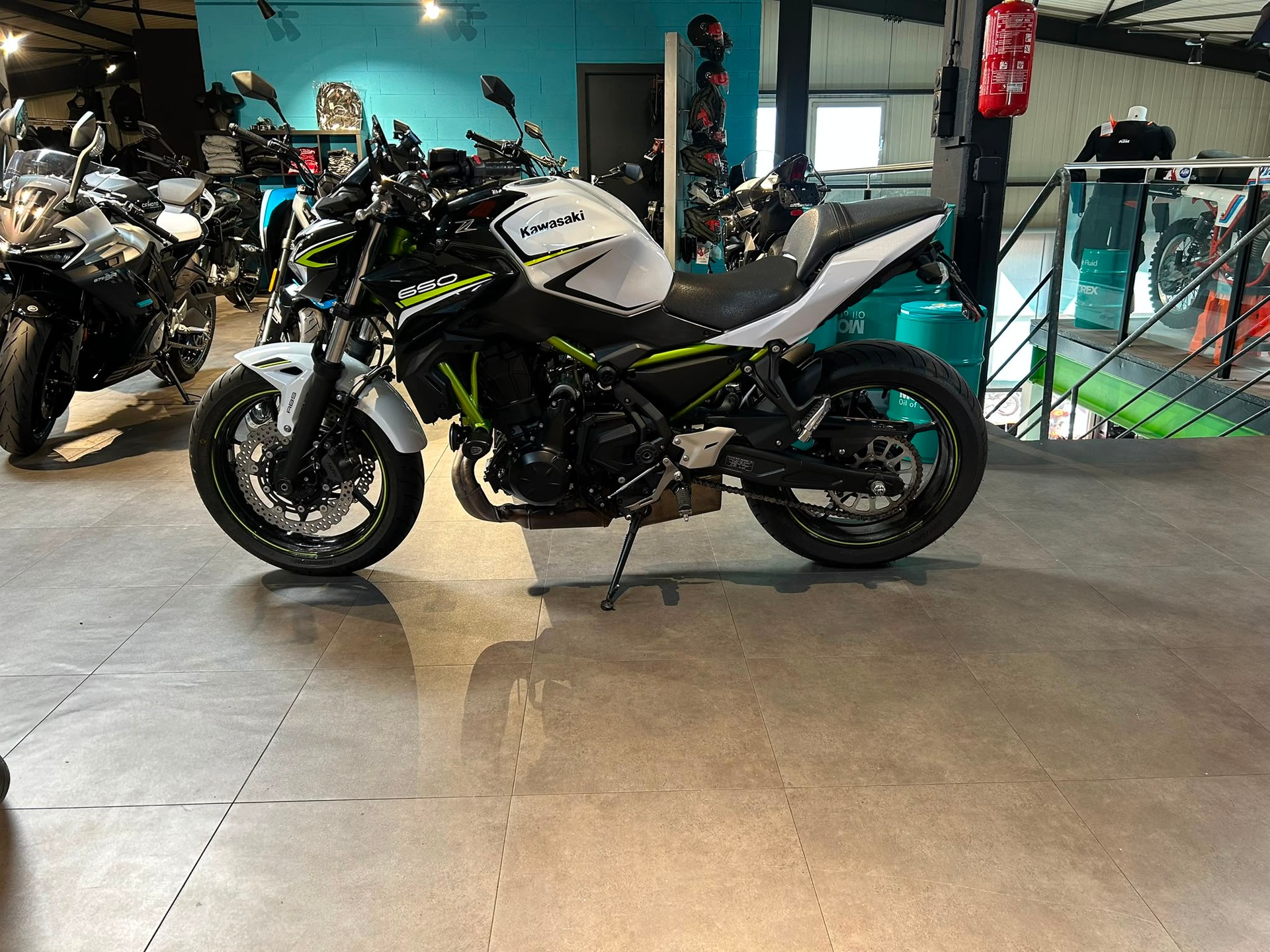 KAWASAKI Z 650 (35kW)-showroom-element-1