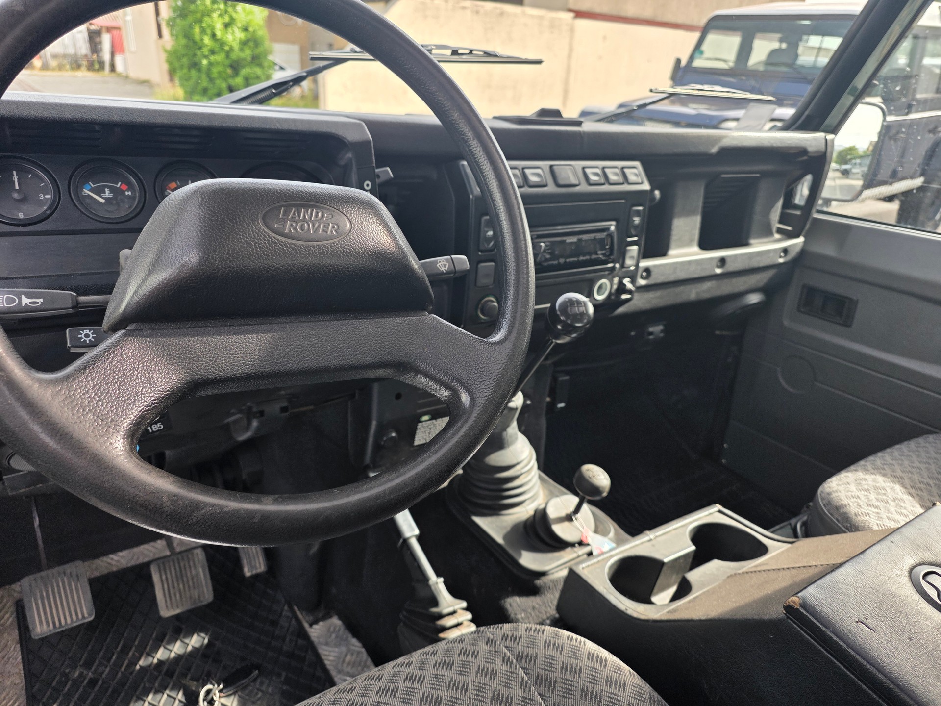 LAND ROVER Defender 90 CSW 2.5 Td5-image-7