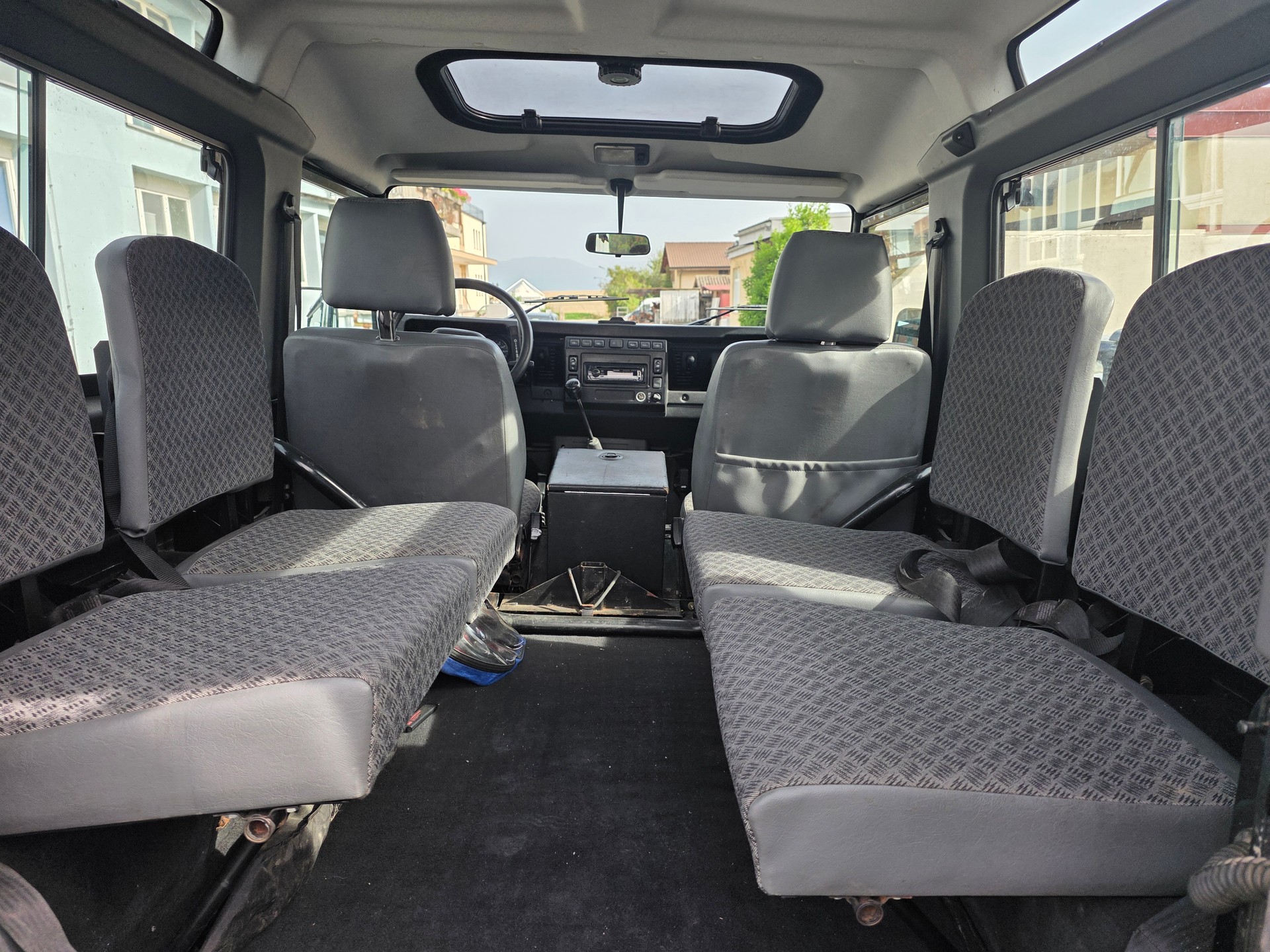 LAND ROVER Defender 90 CSW 2.5 Td5-image-9
