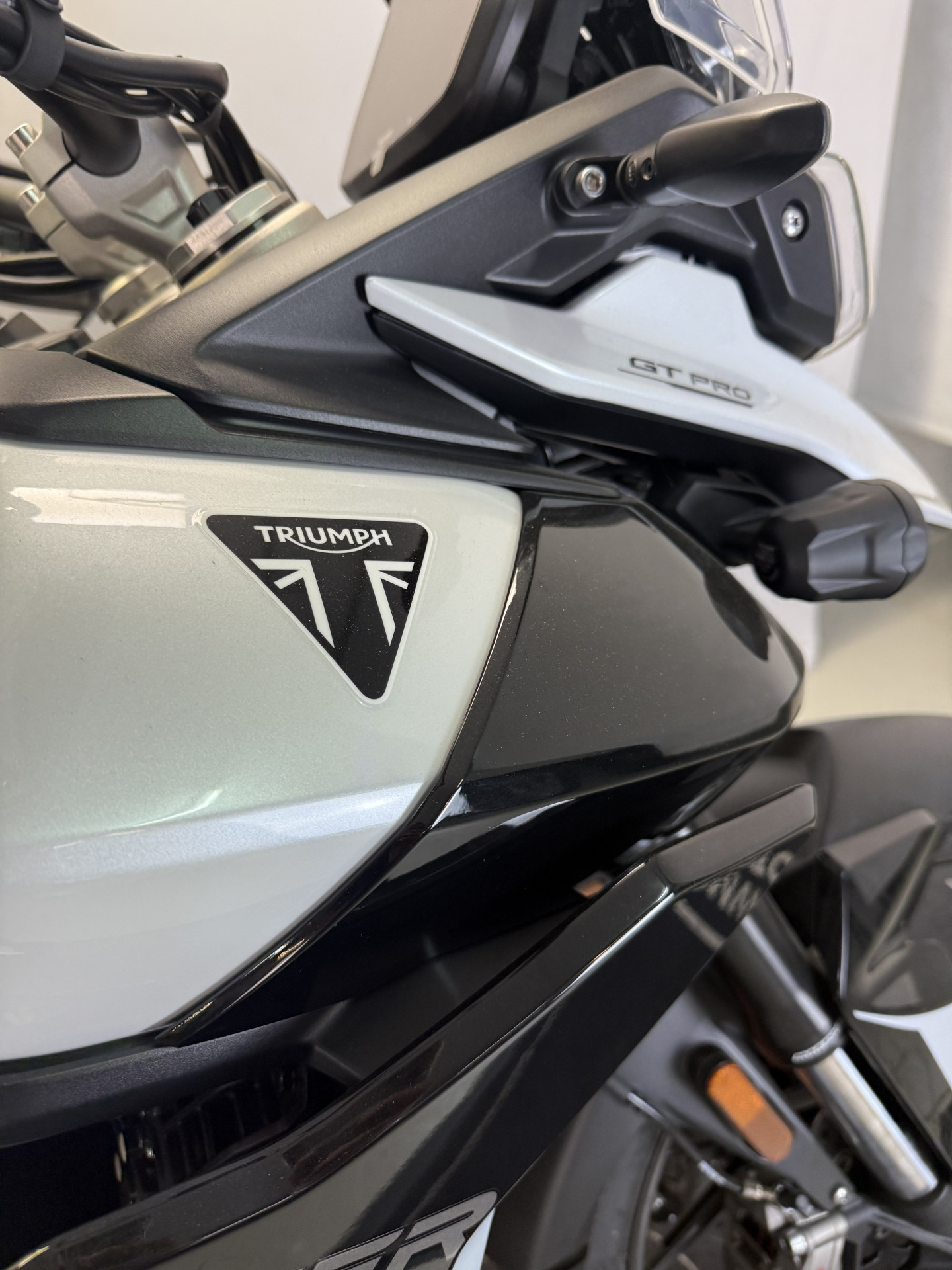 TRIUMPH Tiger 900 GT Pro-showroom-element-1