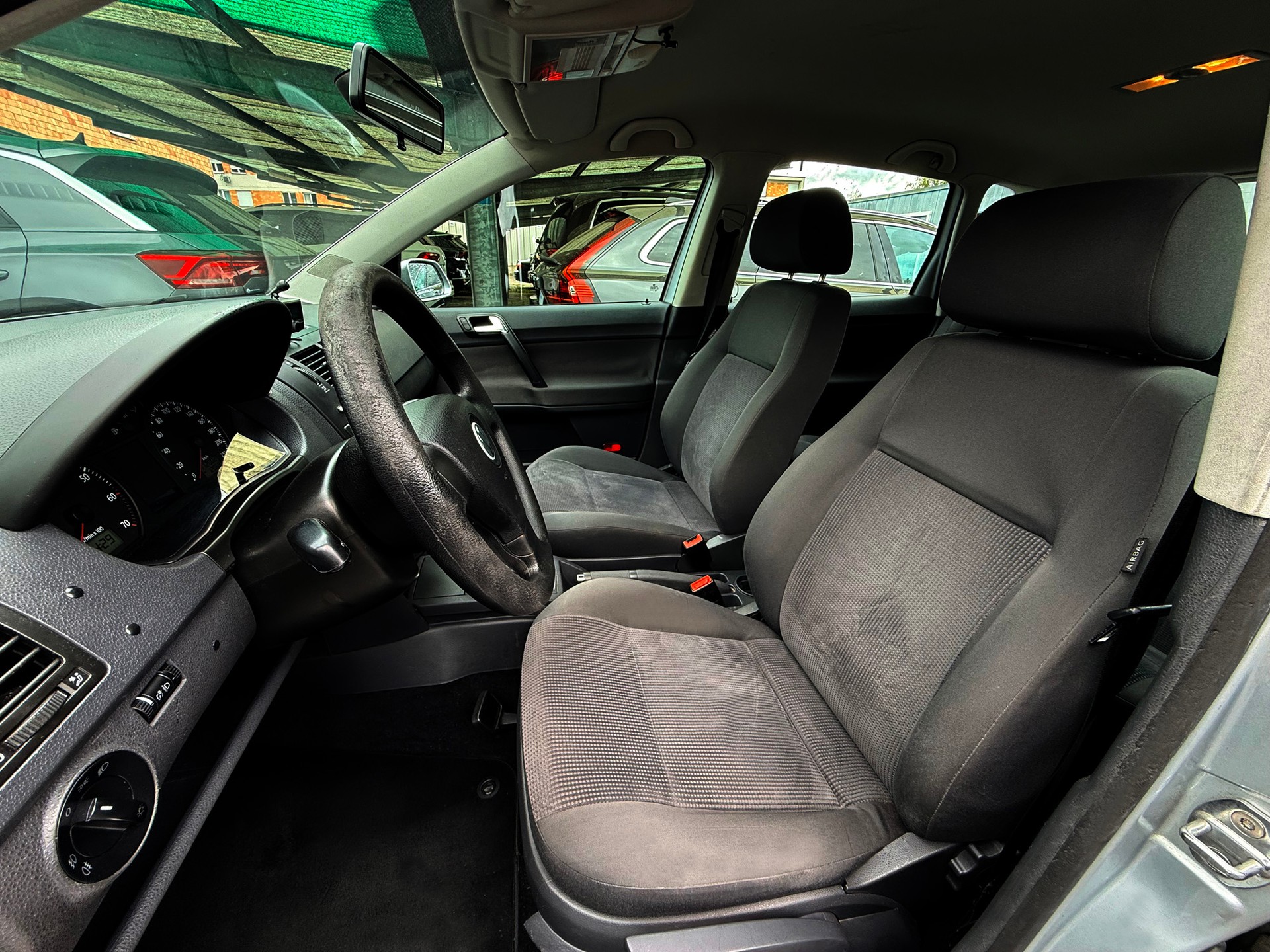 VW Polo 1.4 16V Trendline Automatic-image-17