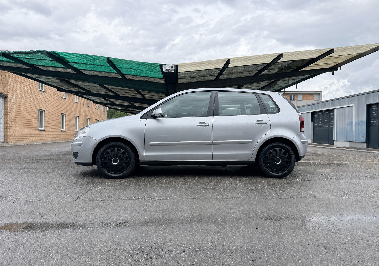 VW Polo 1.4 16V Trendline Automatic-image-13