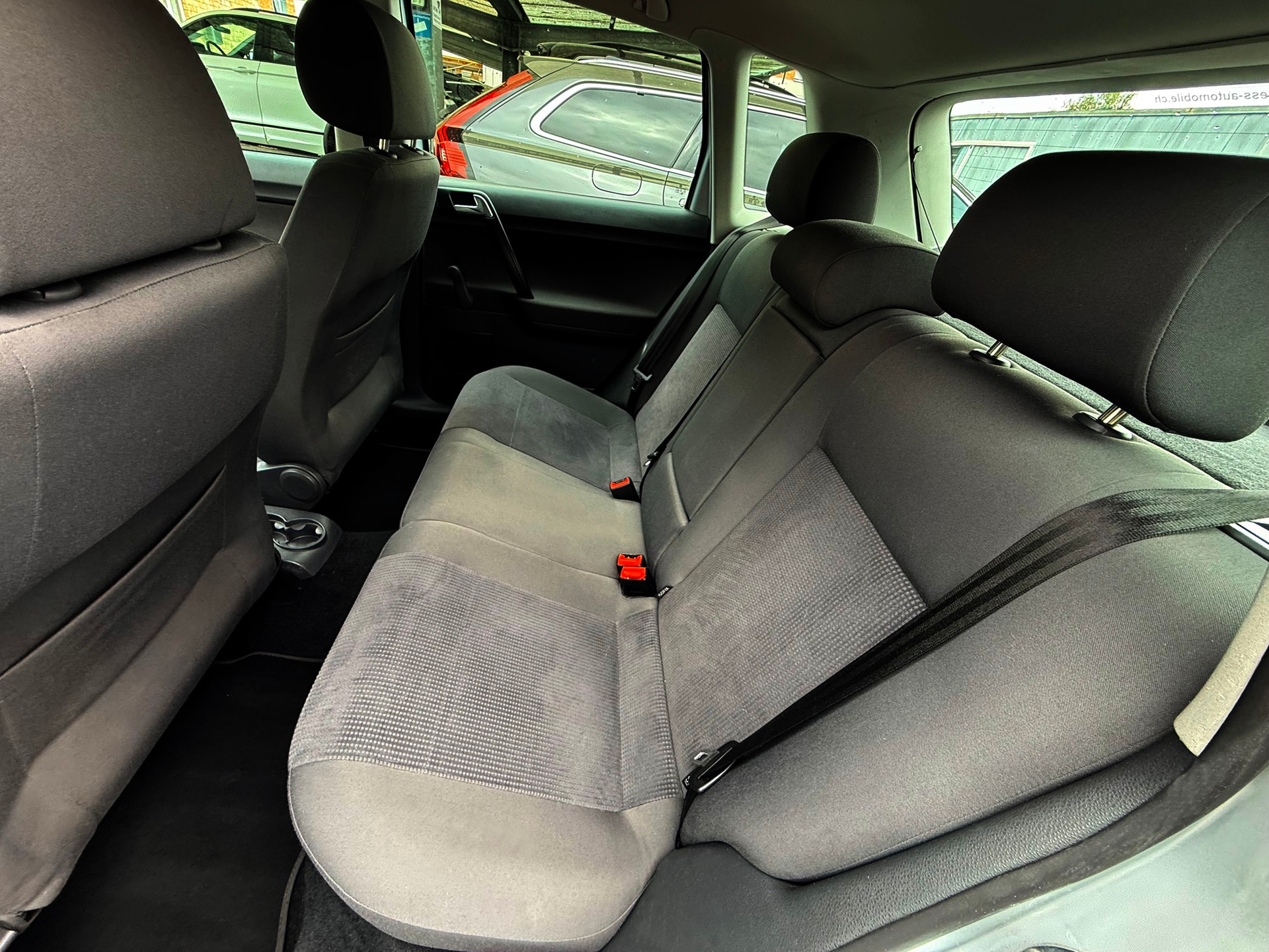VW Polo 1.4 16V Trendline Automatic-image-18