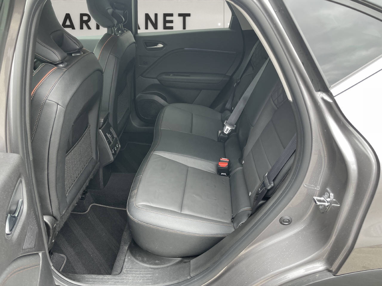 RENAULT Captur 1.3 TCe 140 Initiale EDC-image-6