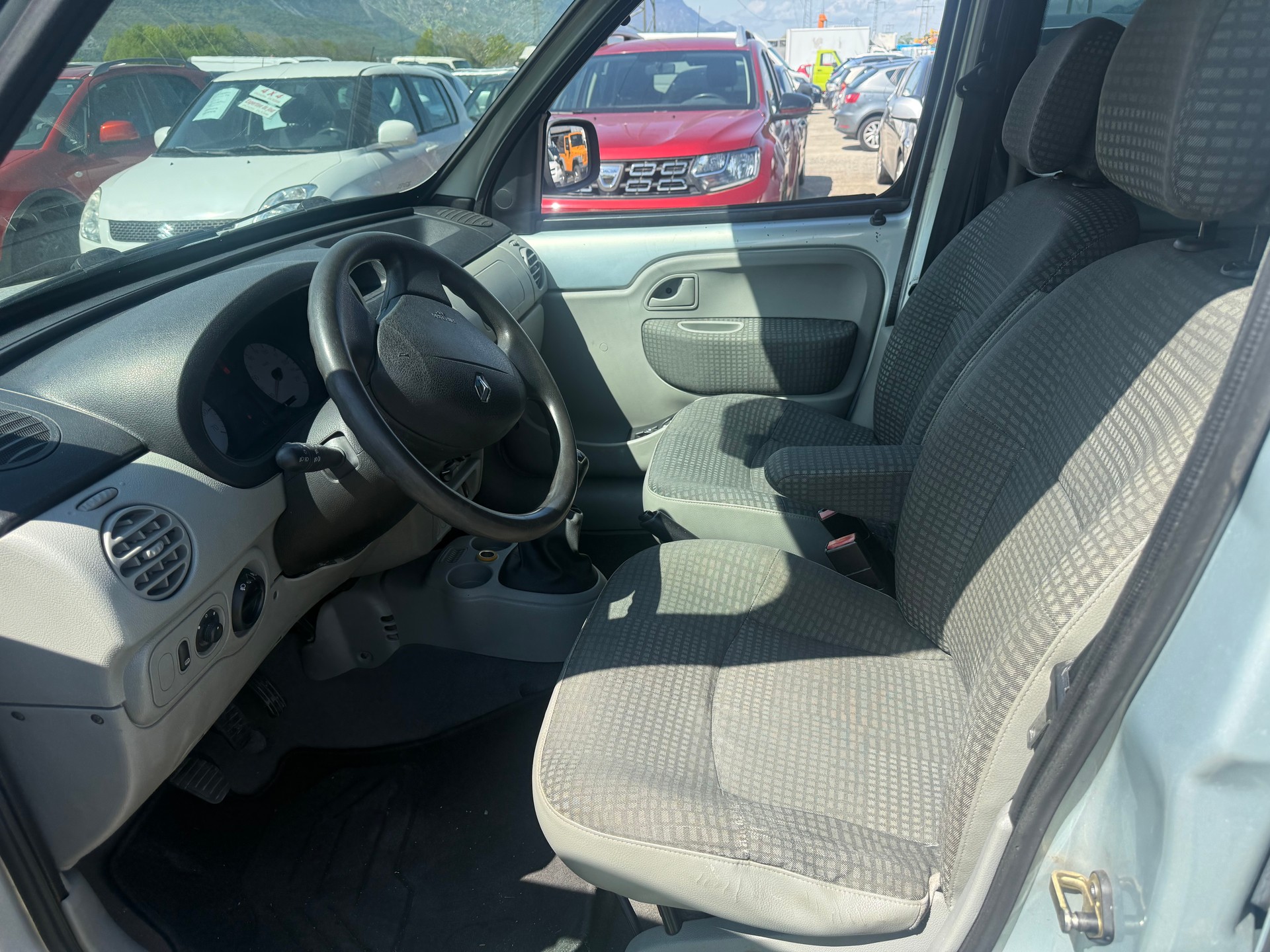 RENAULT Kangoo 1.6 16V Expression 4x4-image-7