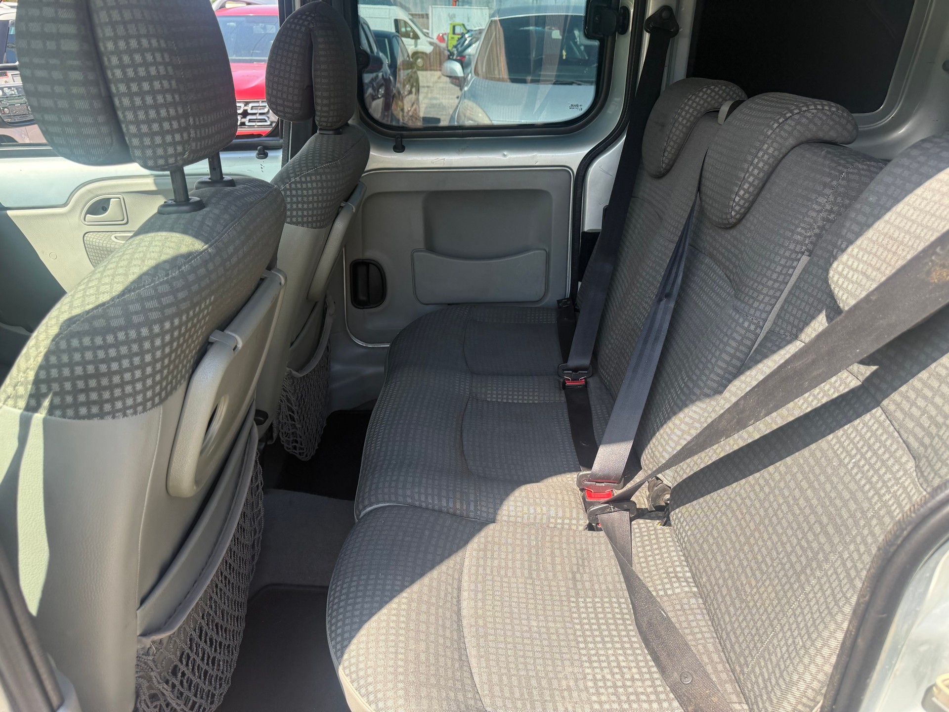 RENAULT Kangoo 1.6 16V Expression 4x4-image-6