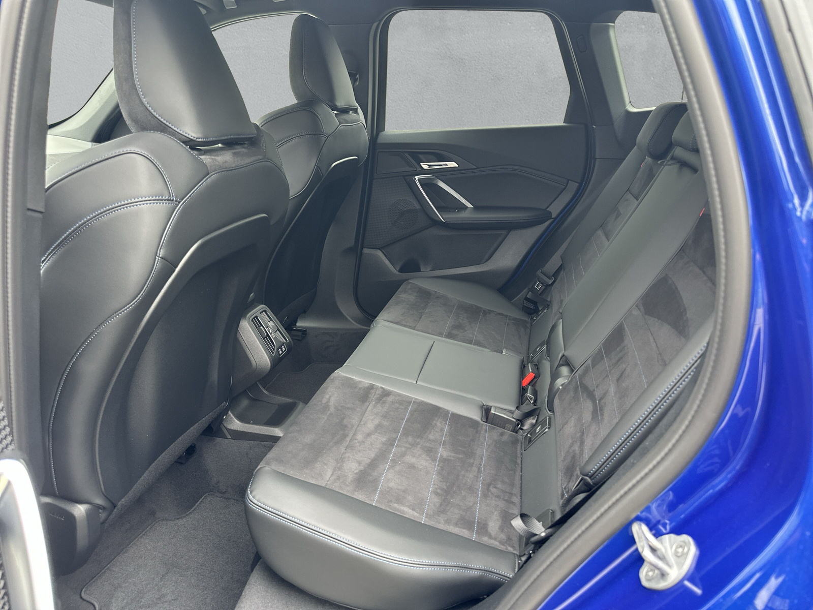 BMW X1 xDrive 23d 48V M Sport-image-11