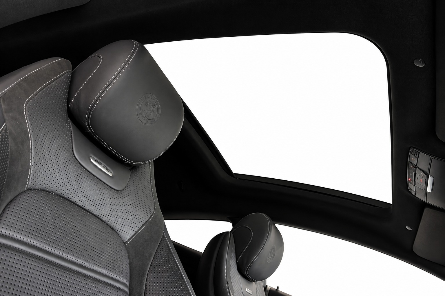 MERCEDES-BENZ C 63 S AMG Coupé-image-22