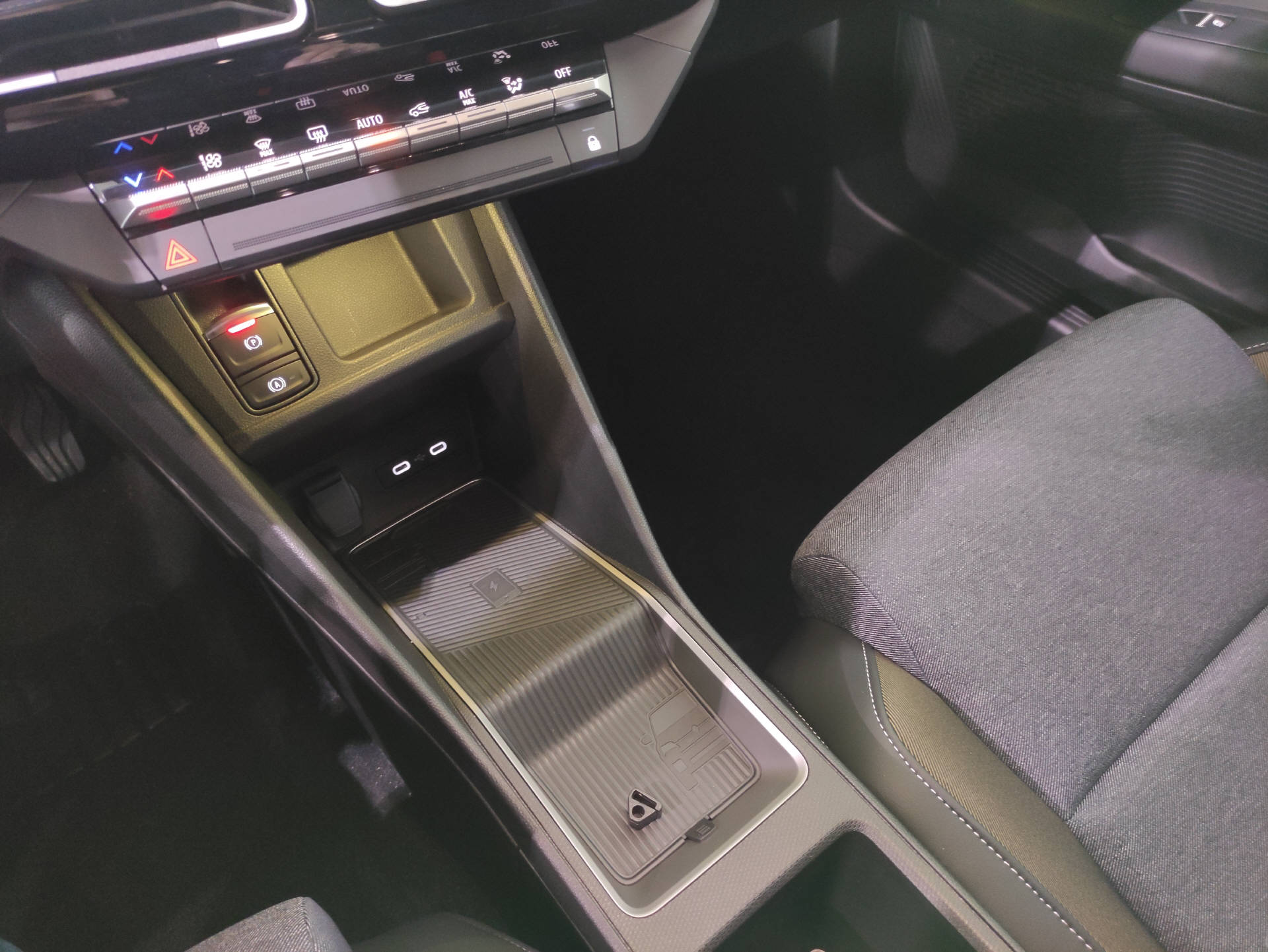 RENAULT R5 E-Tech Comfort Range techno-image-14
