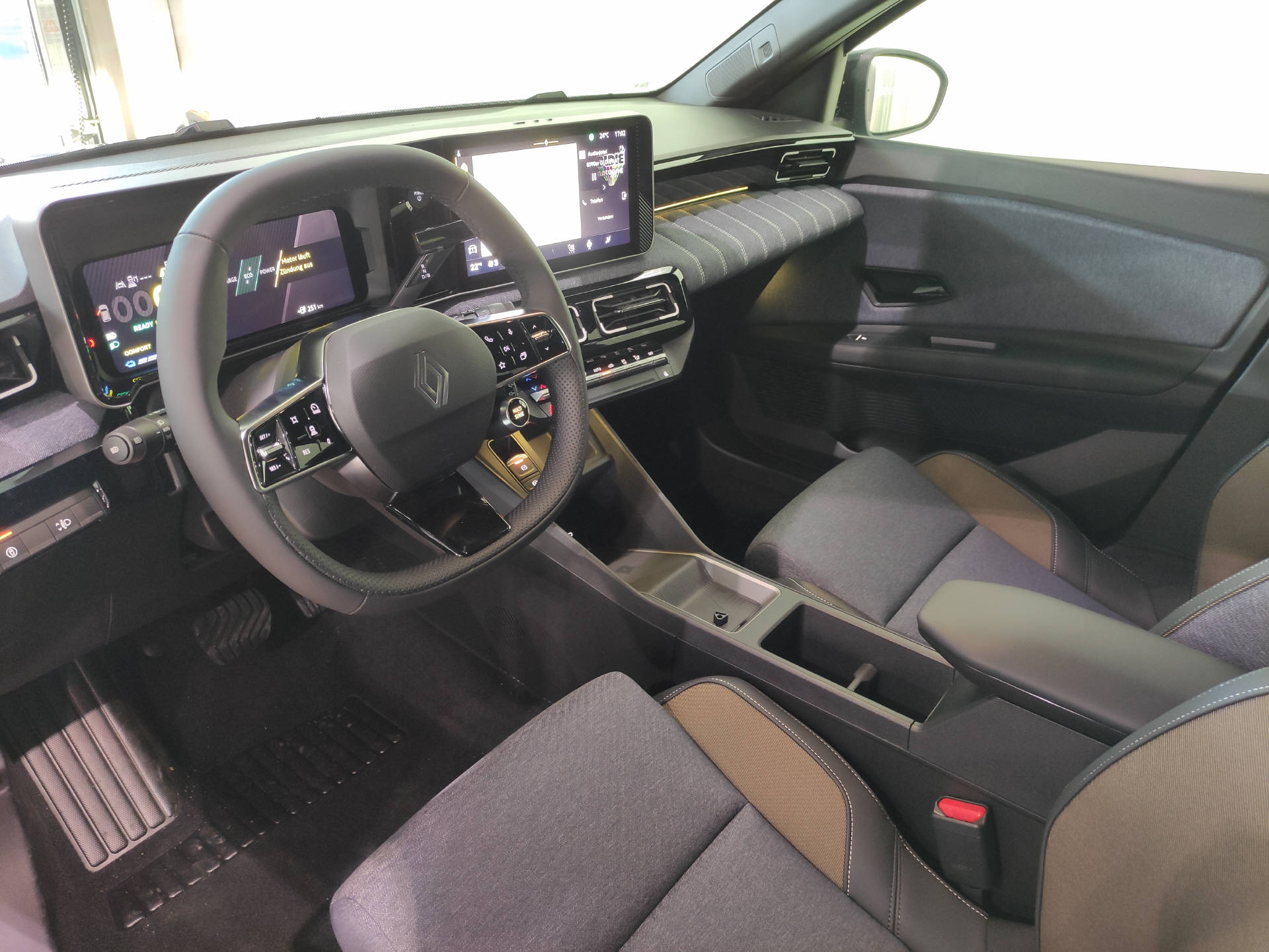 RENAULT R5 E-Tech Comfort Range techno-image-6