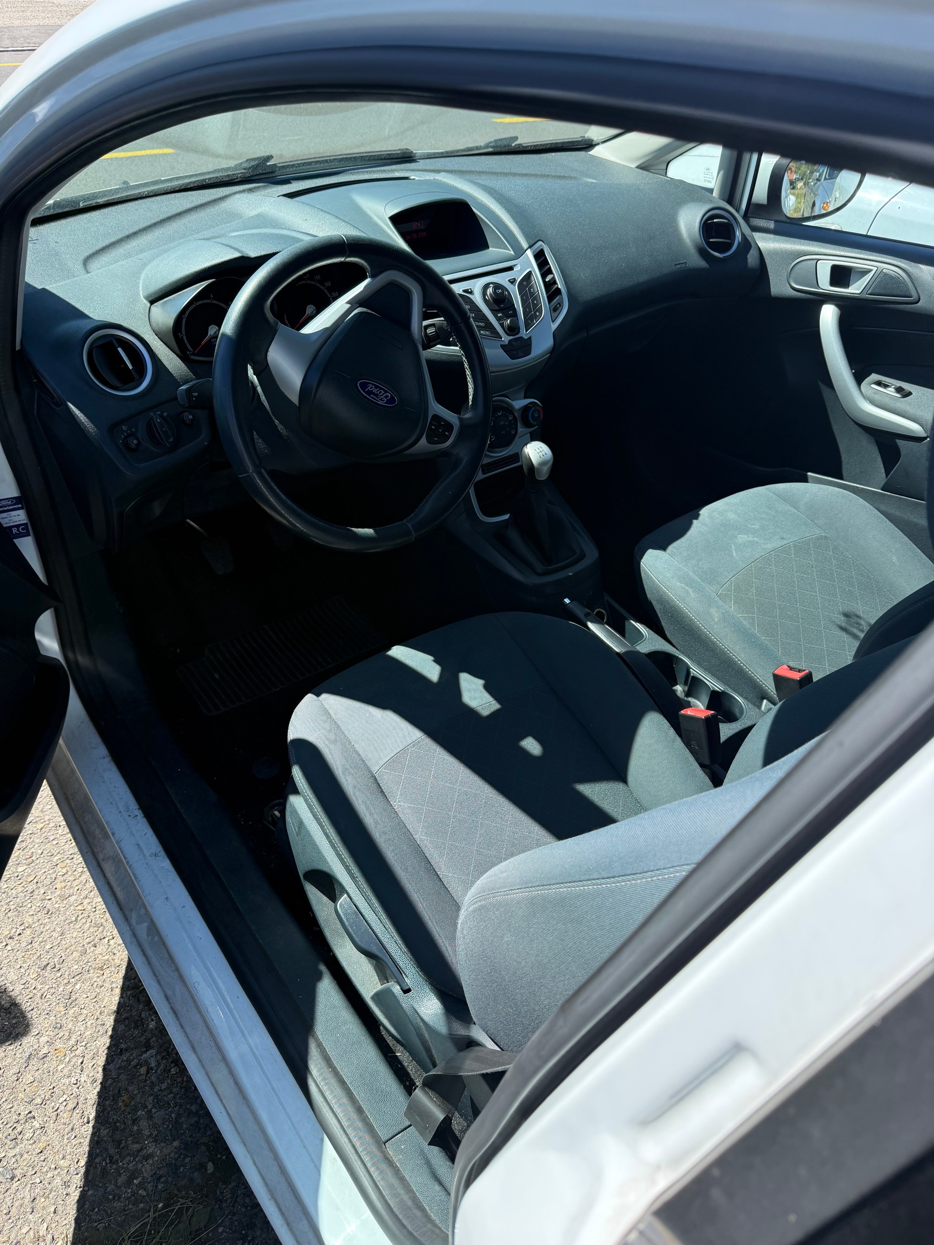 FORD Fiesta 1.25 16V Ambiente-image-5