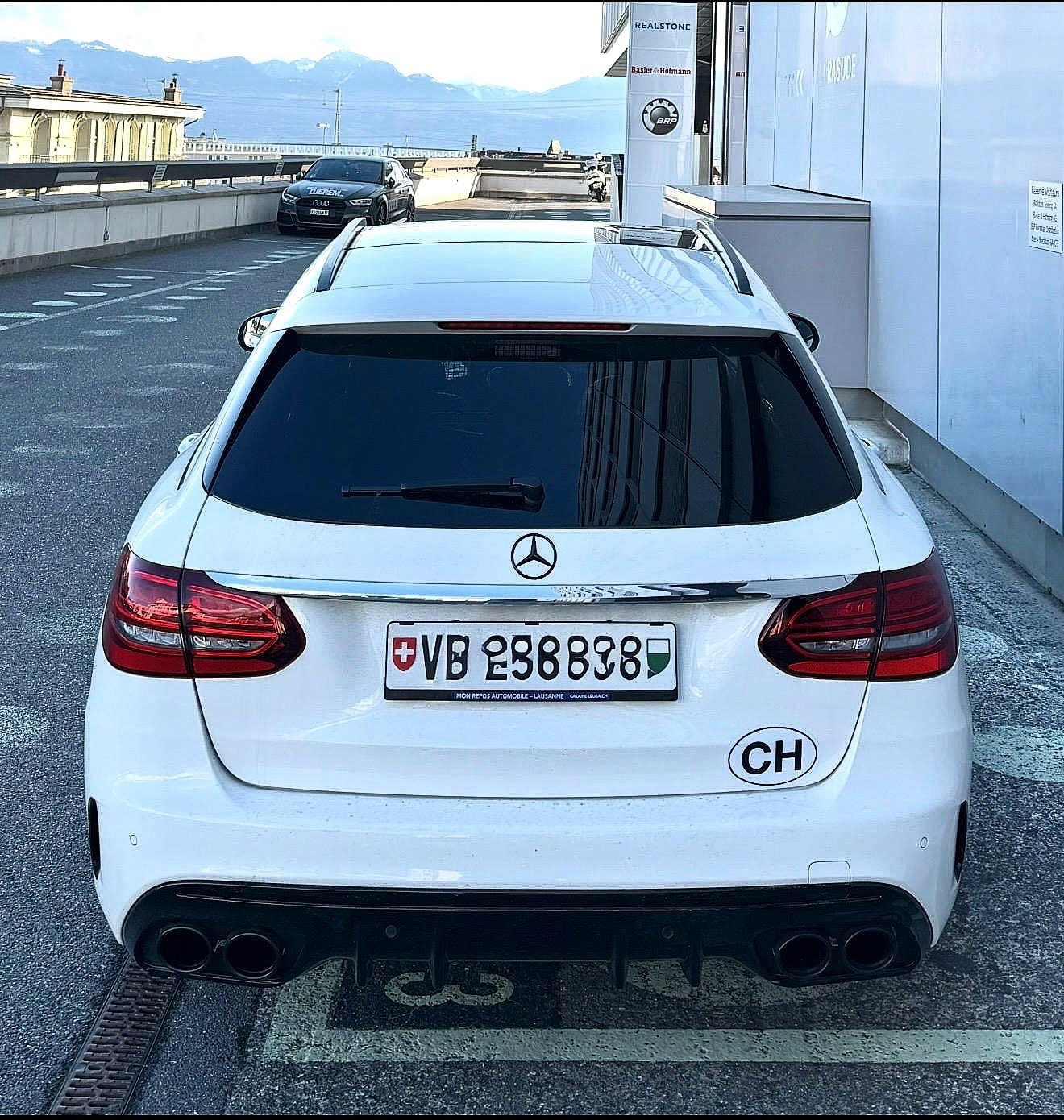 MERCEDES-BENZ C 200 Swiss Star AMG Line 4m-image-4