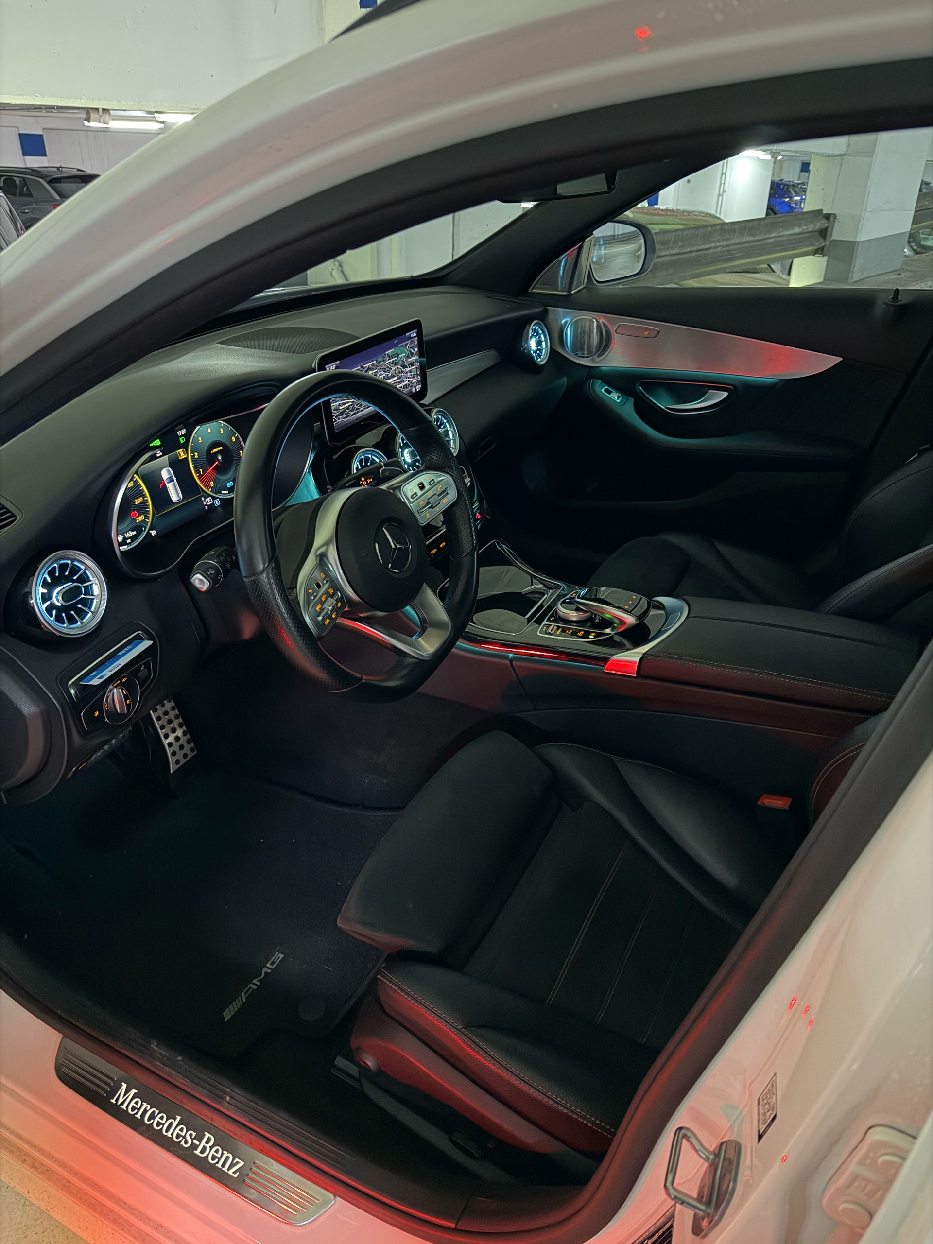 MERCEDES-BENZ C 200 Swiss Star AMG Line 4m-image-8
