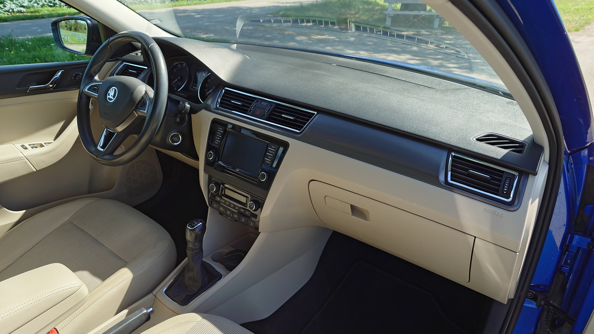 SKODA Rapid Spaceback 1.2 TSI Style-image-10