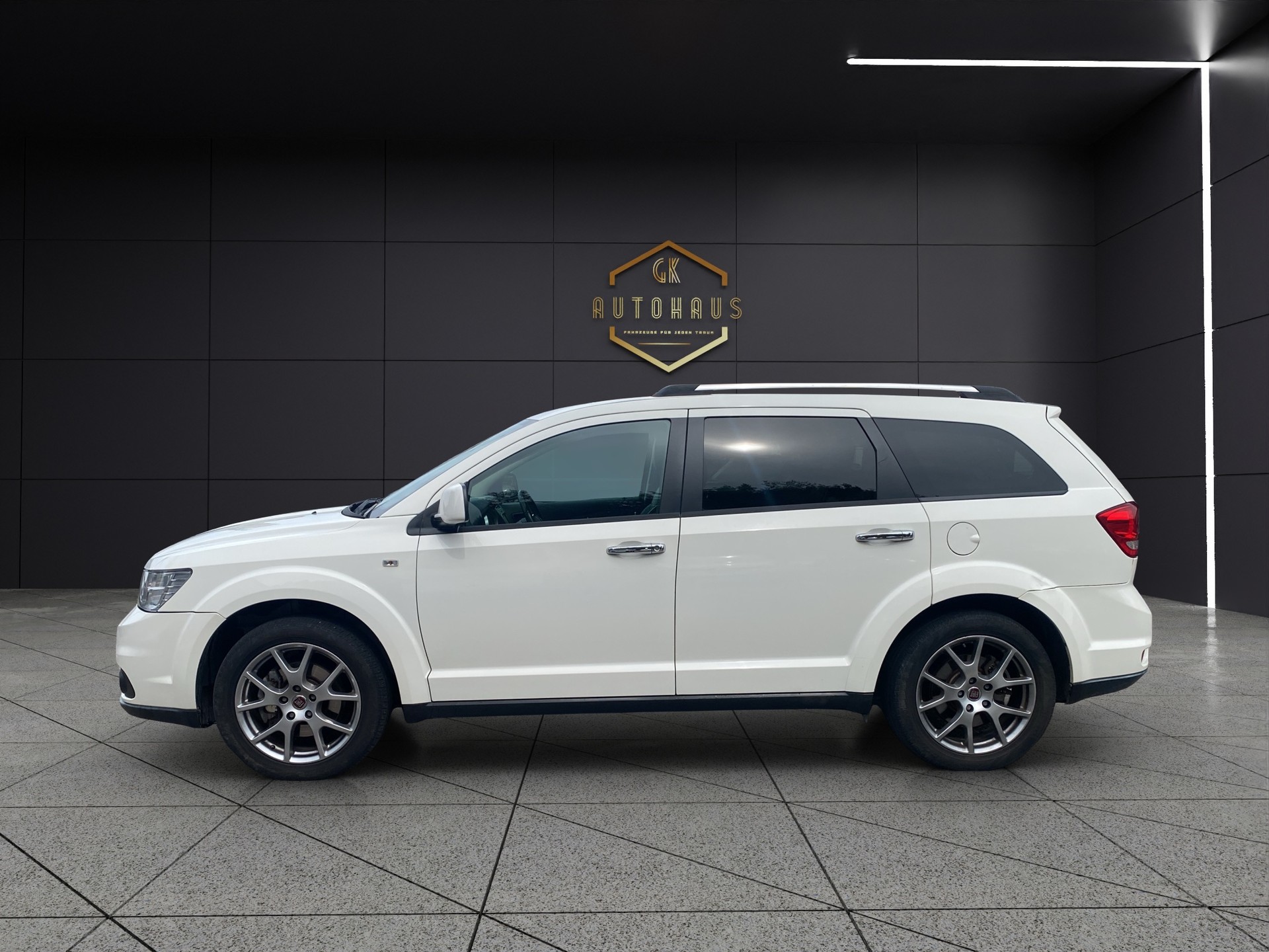 FIAT Freemont 2.0 MJ Lounge AWD Automat-image-1