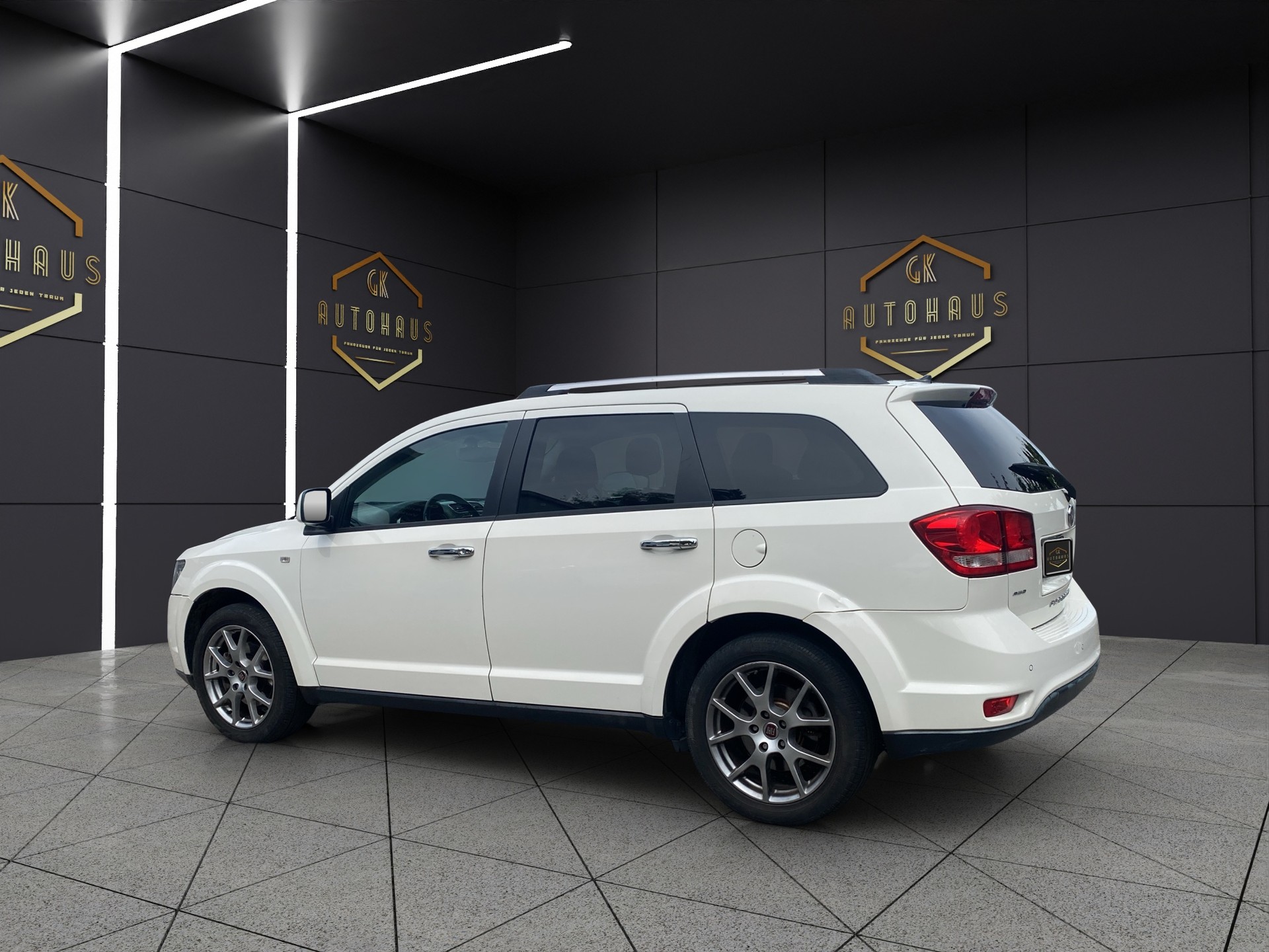 FIAT Freemont 2.0 MJ Lounge AWD Automat-image-2