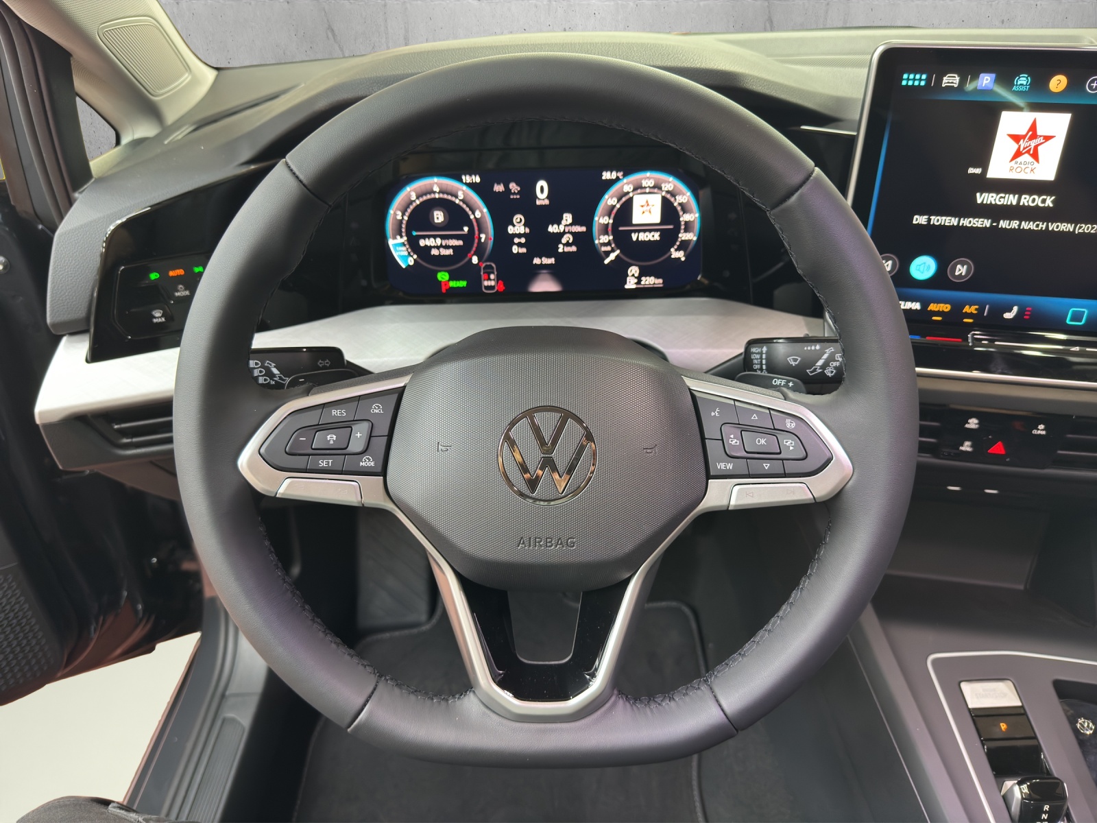VW Golf 1.5 e TSI mHEV Value DSG-image-9