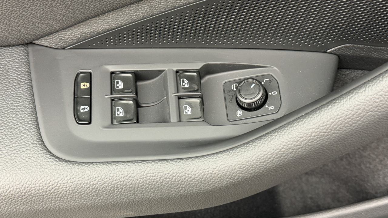 SKODA Superb Combi 2.0 TDi Sportline 4x4 DSG-image-8