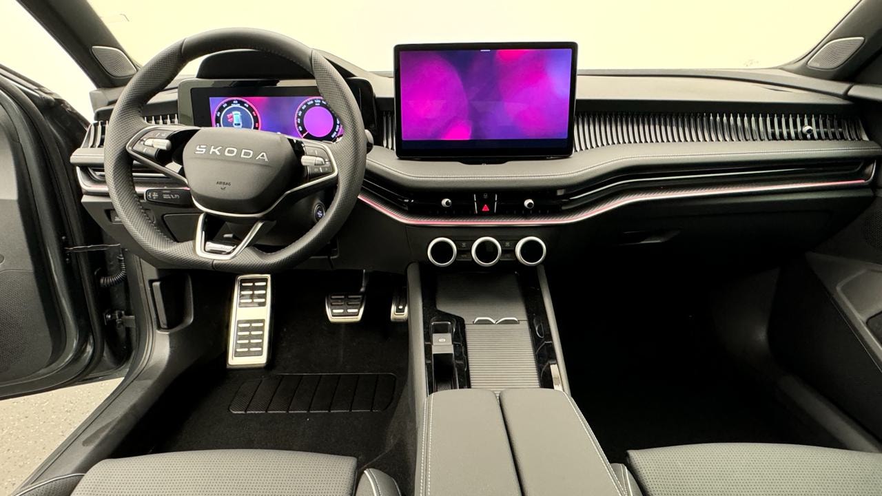 SKODA Superb Combi 2.0 TDi Sportline 4x4 DSG-image-5