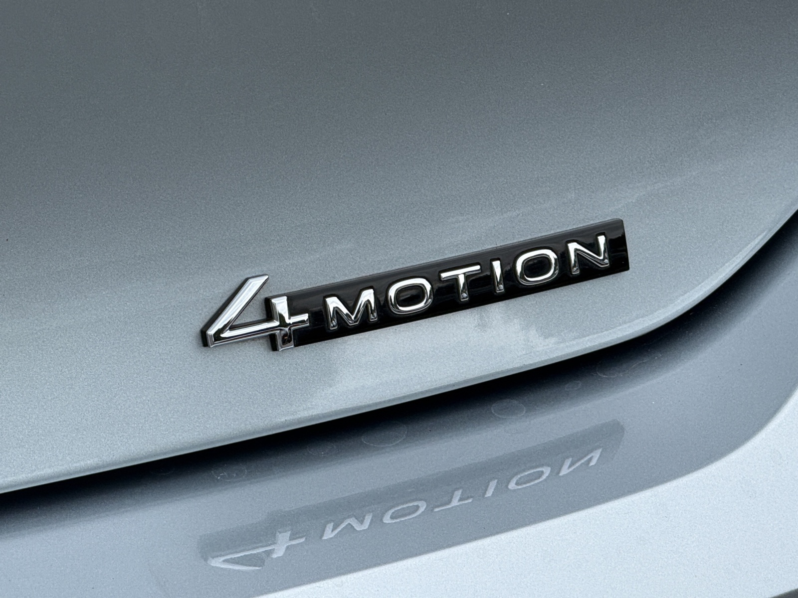 VW Golf 2.0 TSI R-Line DSG 4 Motion-image-13
