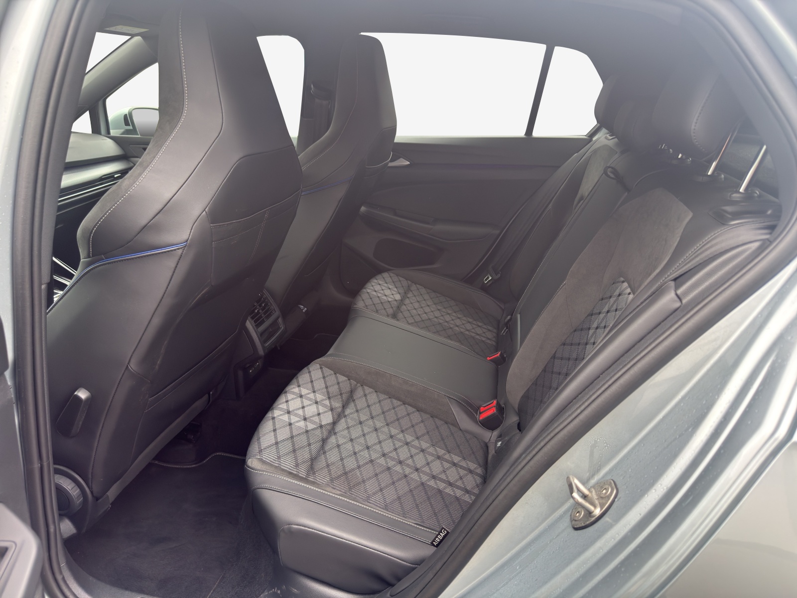 VW Golf 2.0 TSI R-Line DSG 4 Motion-image-11