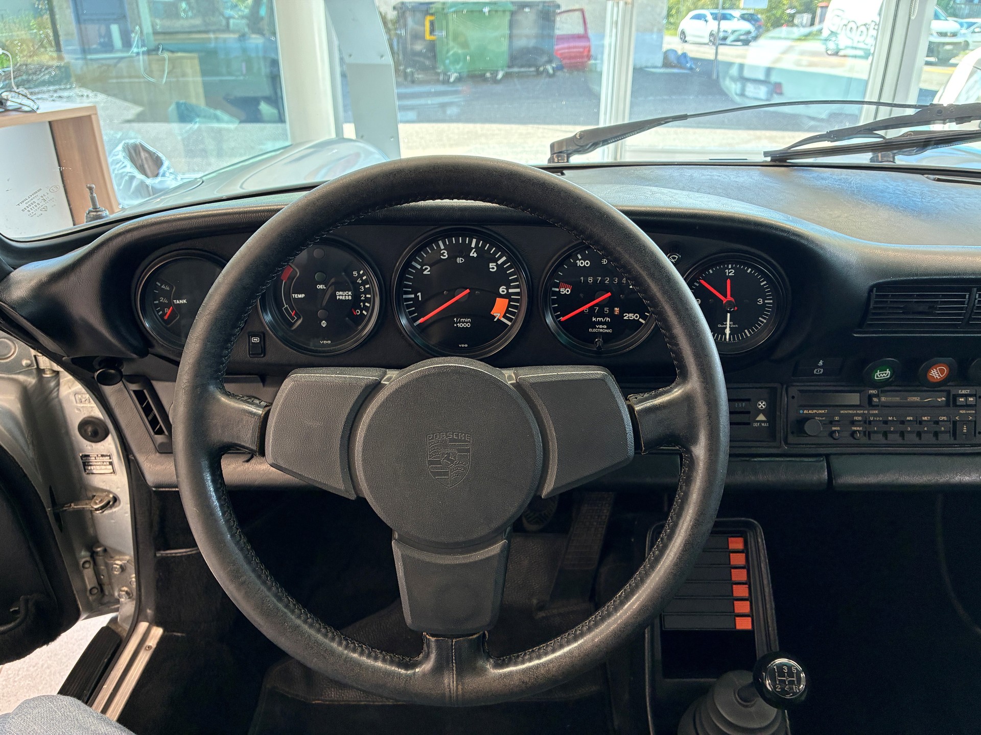 PORSCHE 911 SC Targa-image-7