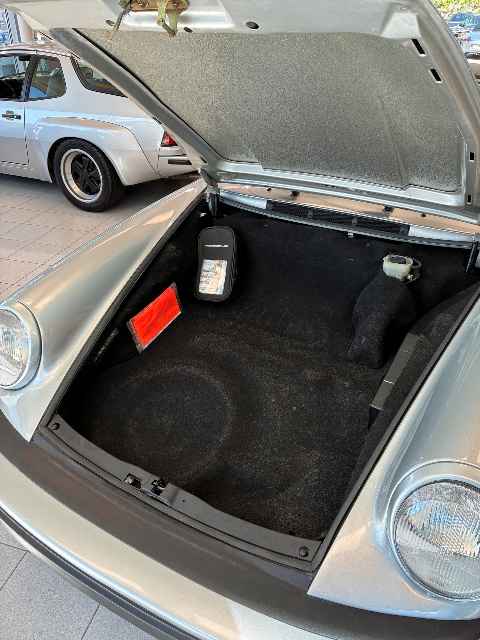 PORSCHE 911 SC Targa-image-11