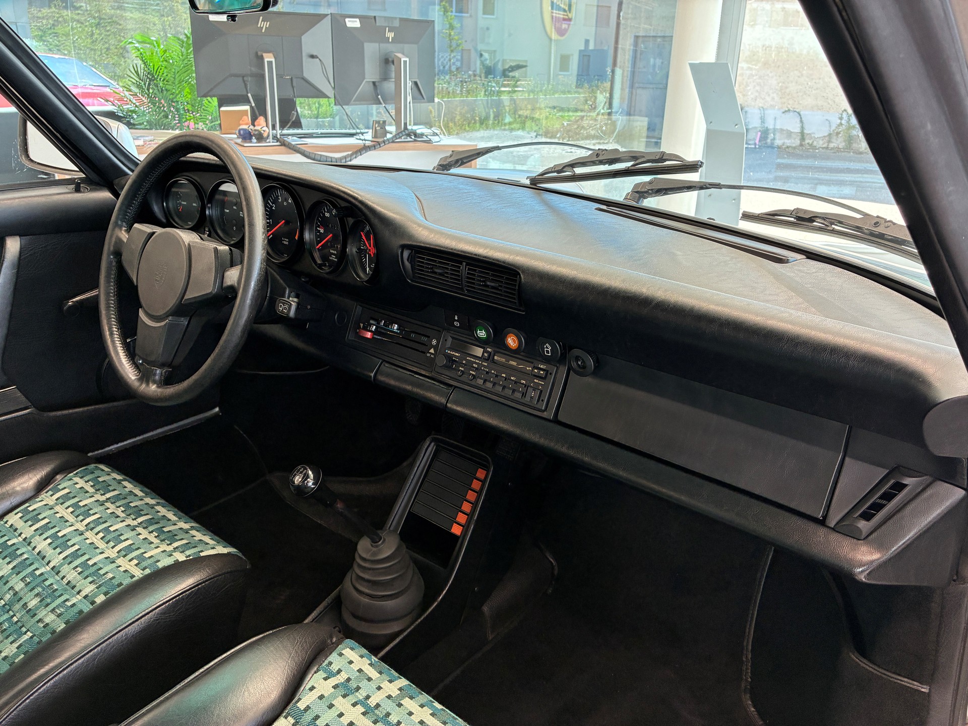 PORSCHE 911 SC Targa-image-8