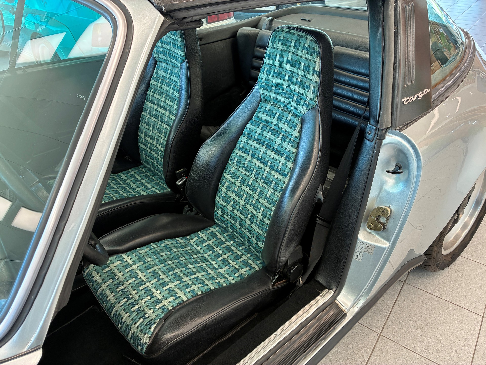 PORSCHE 911 SC Targa-image-9