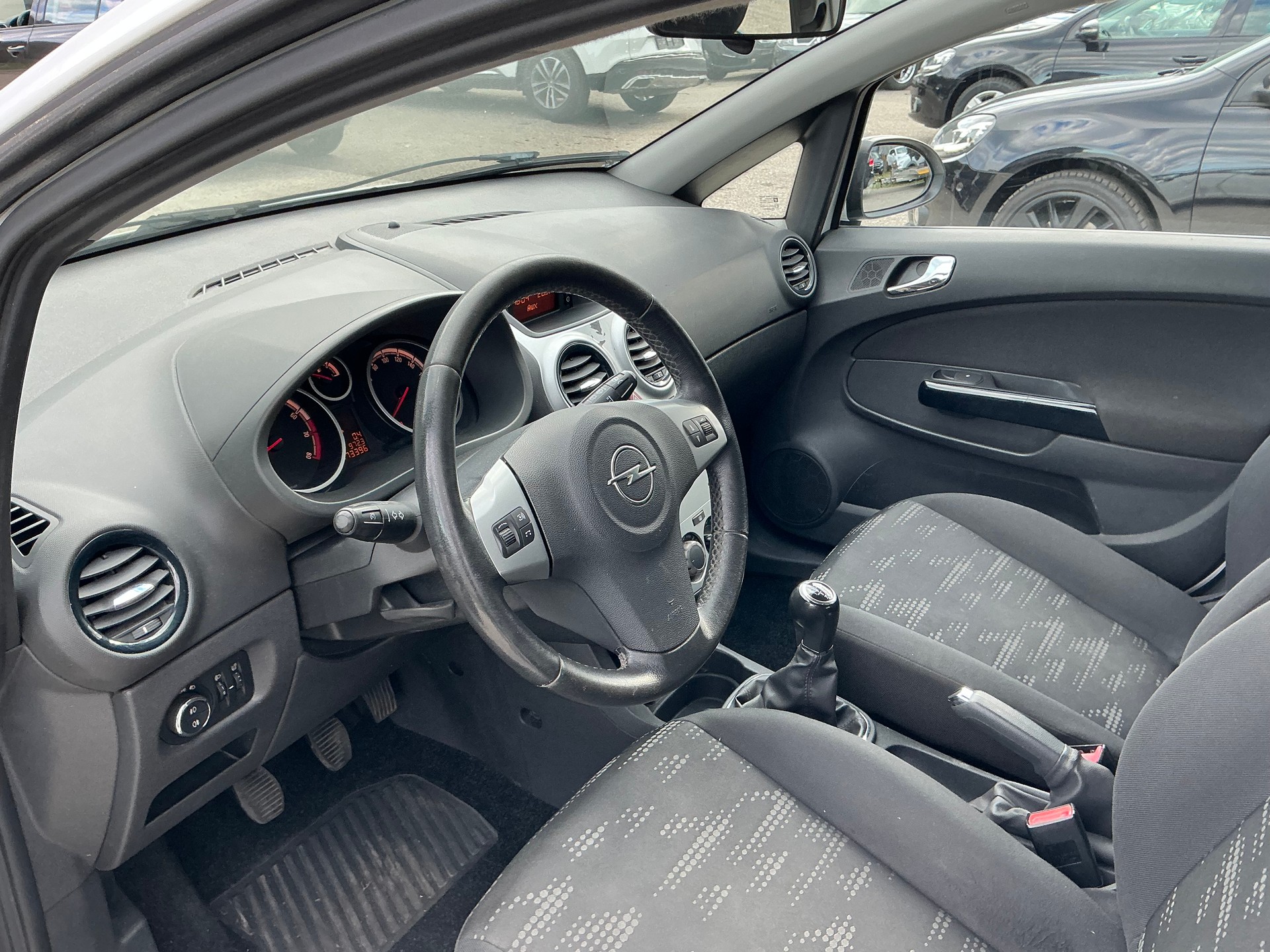 OPEL Corsa 1.4 TP Color Edition-image-6