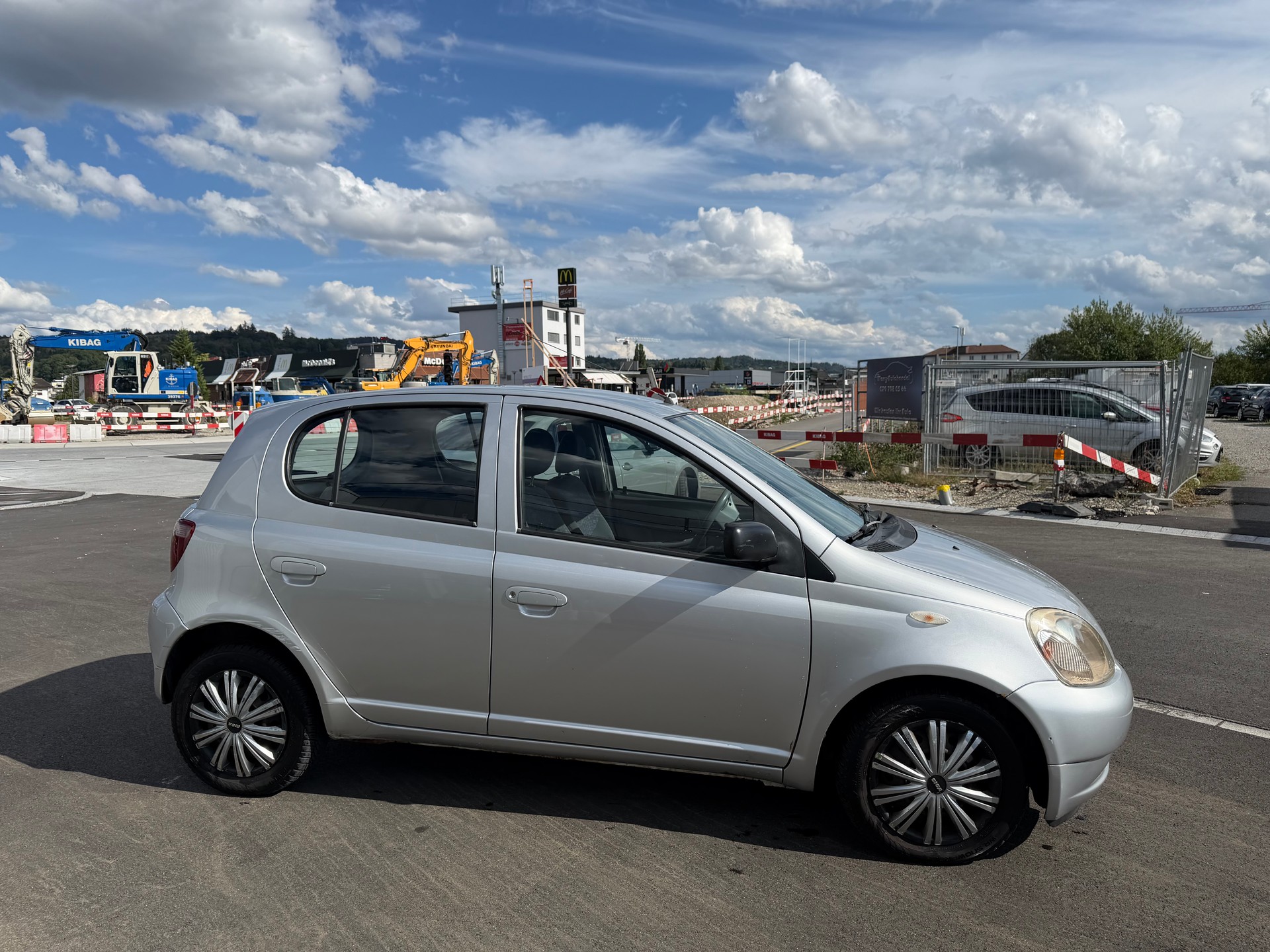 TOYOTA Yaris 1.3 Linea Sol-image-3