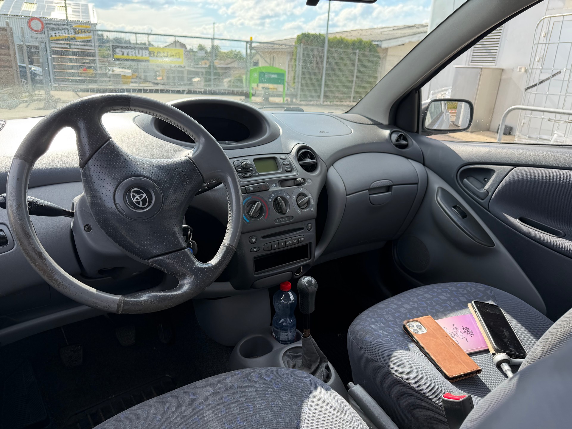 TOYOTA Yaris 1.3 Linea Sol-image-8