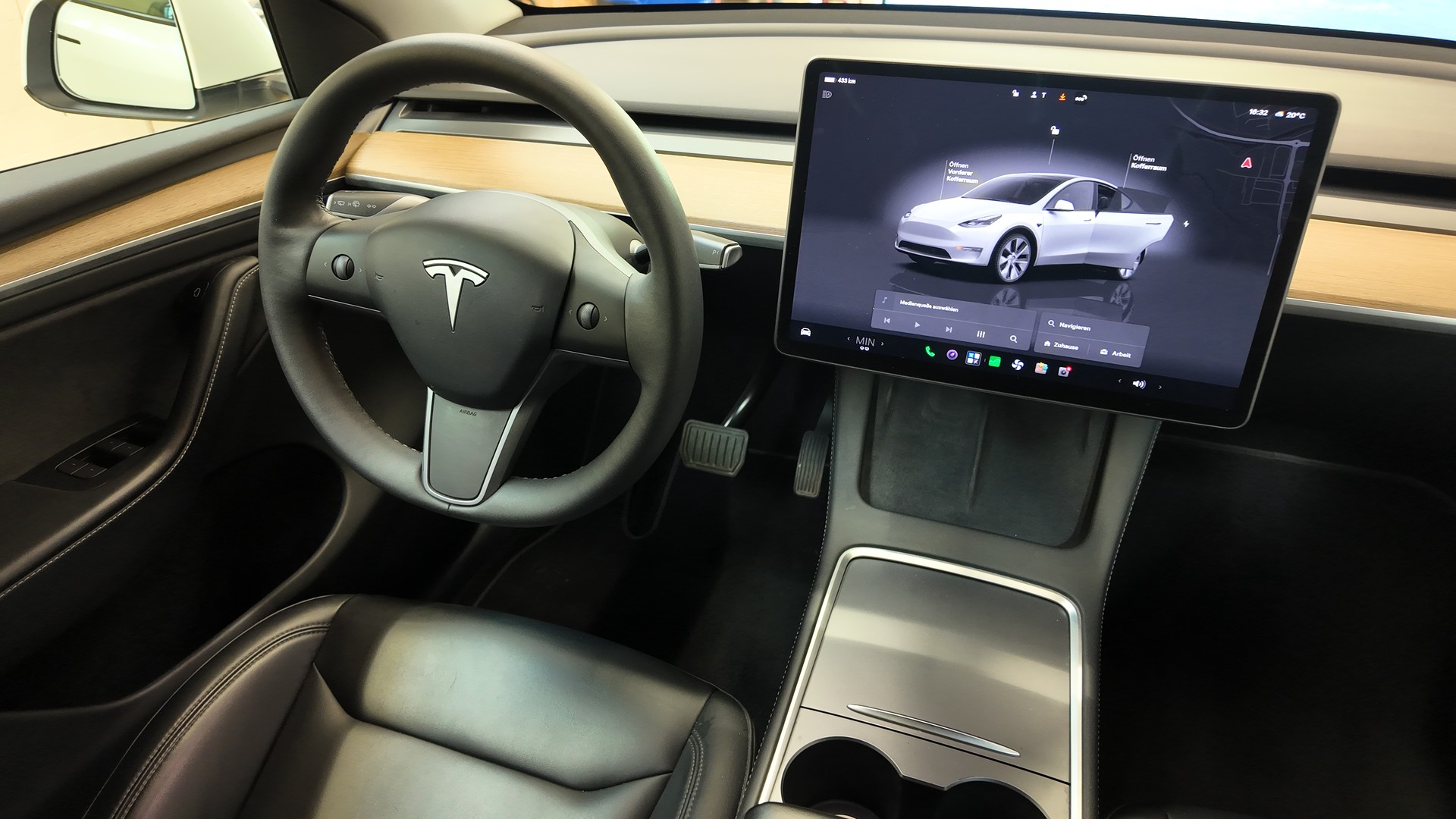 TESLA Model Y Long Range-image-9