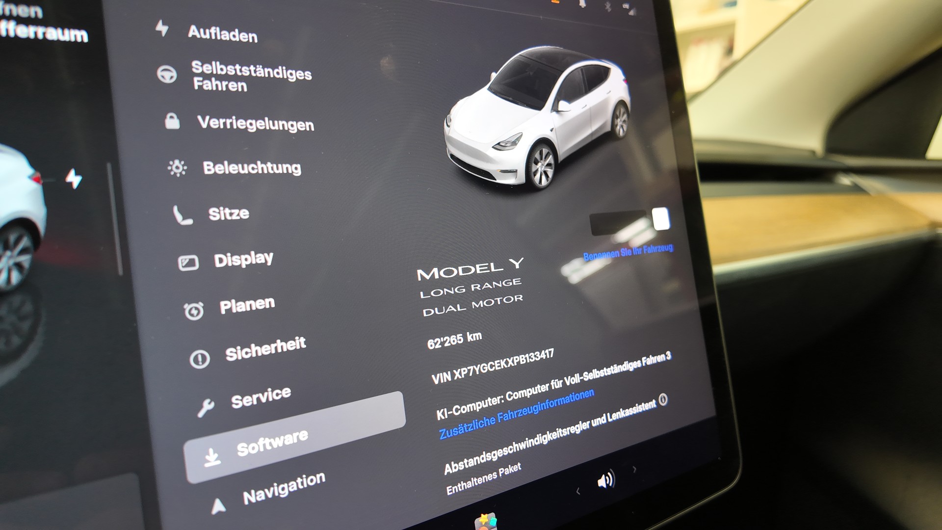 TESLA Model Y Long Range-image-25
