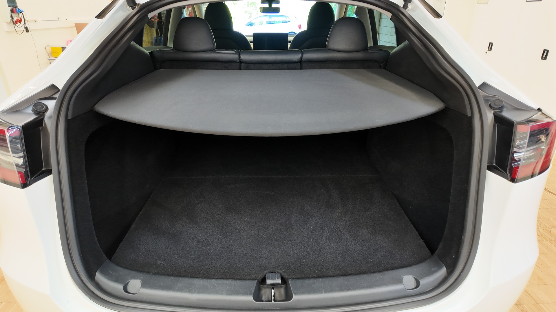TESLA Model Y Long Range-image-20