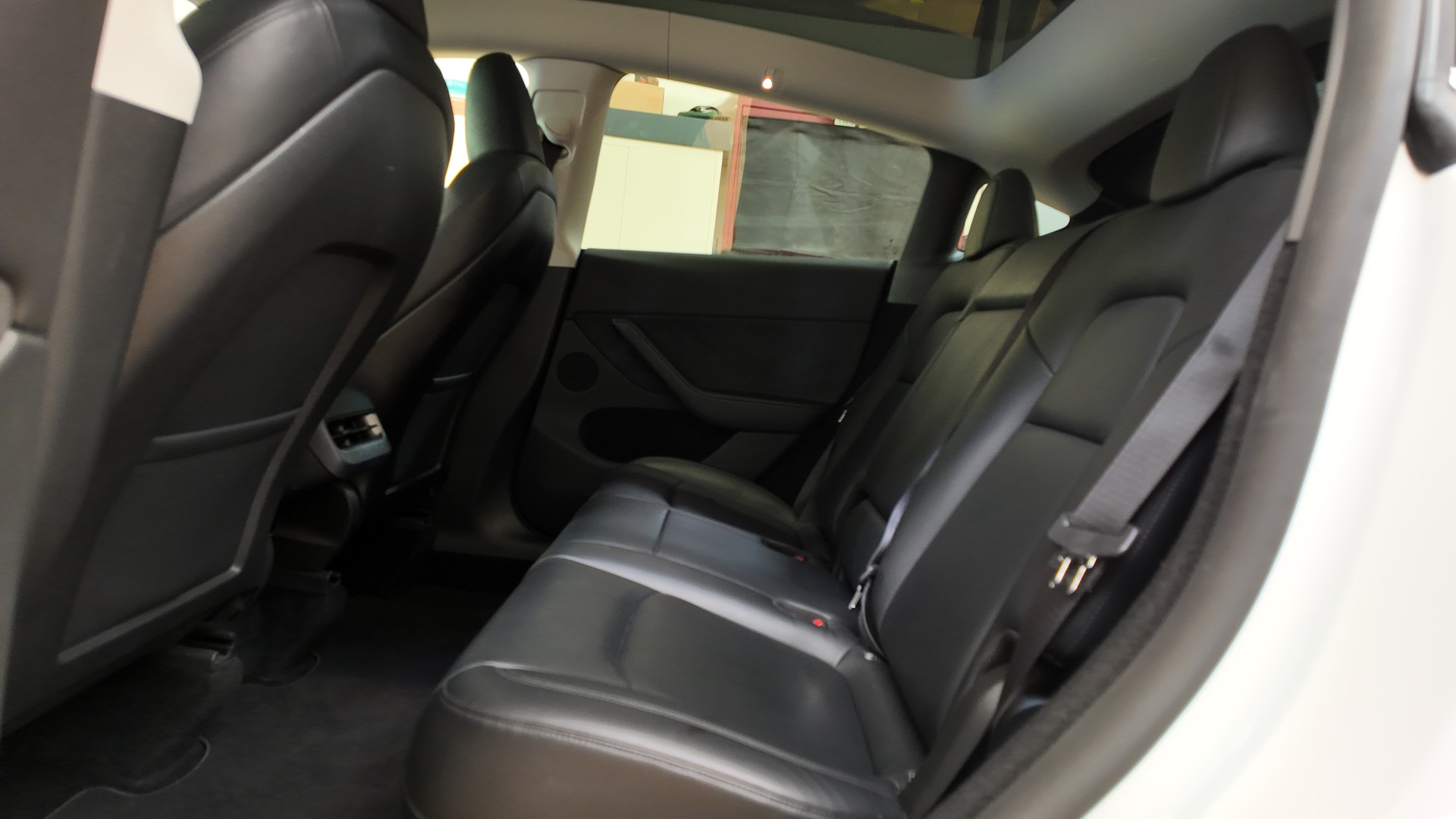 TESLA Model Y Long Range-image-18