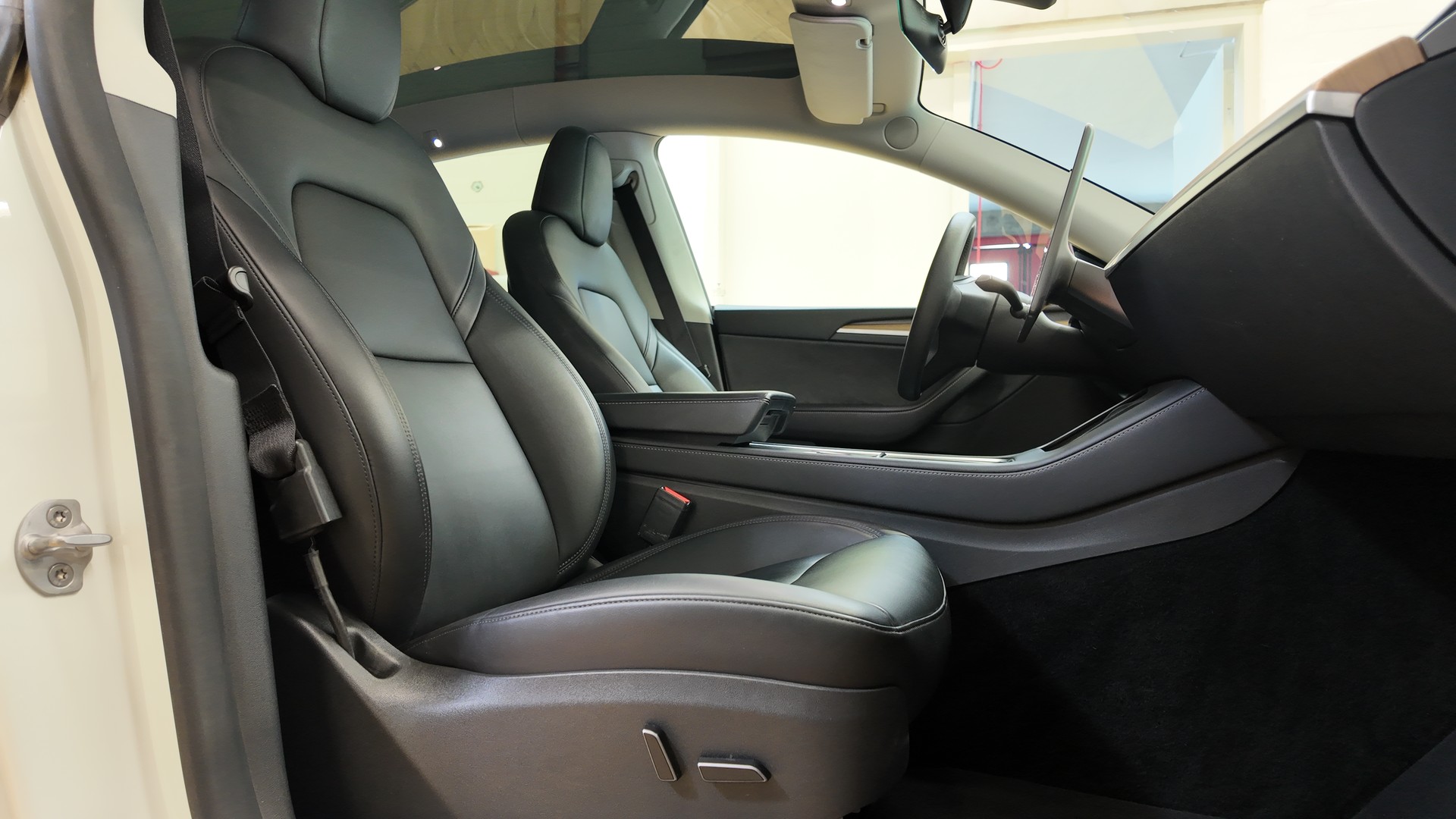 TESLA Model Y Long Range-image-13