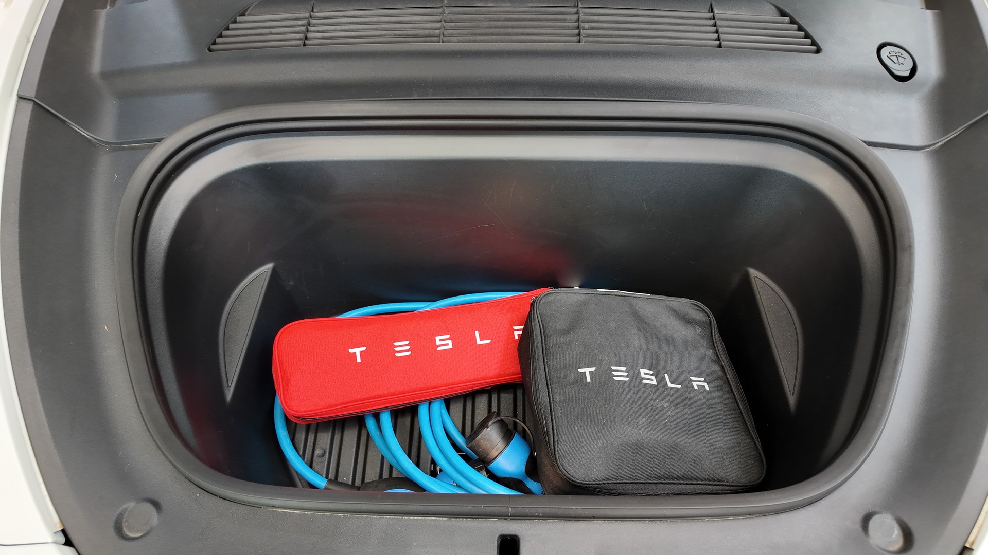 TESLA Model Y Long Range-image-21