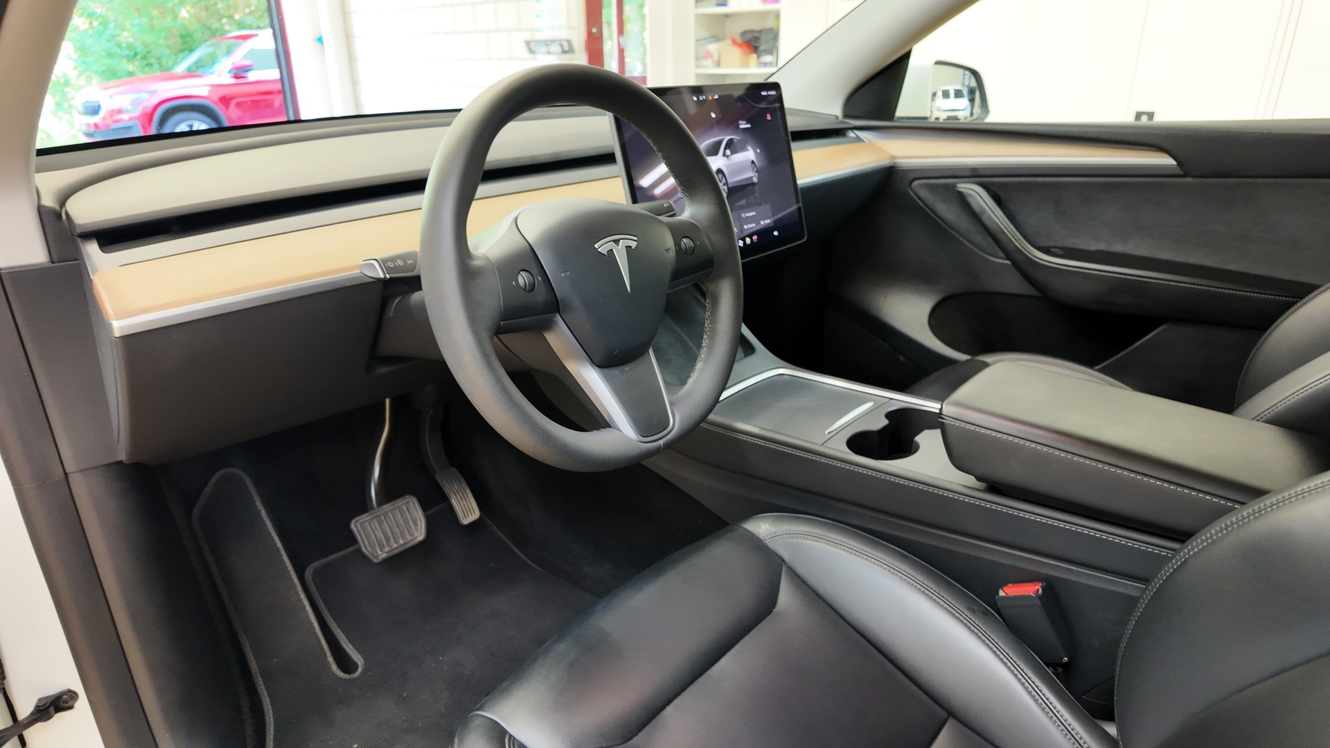 TESLA Model Y Long Range-image-10