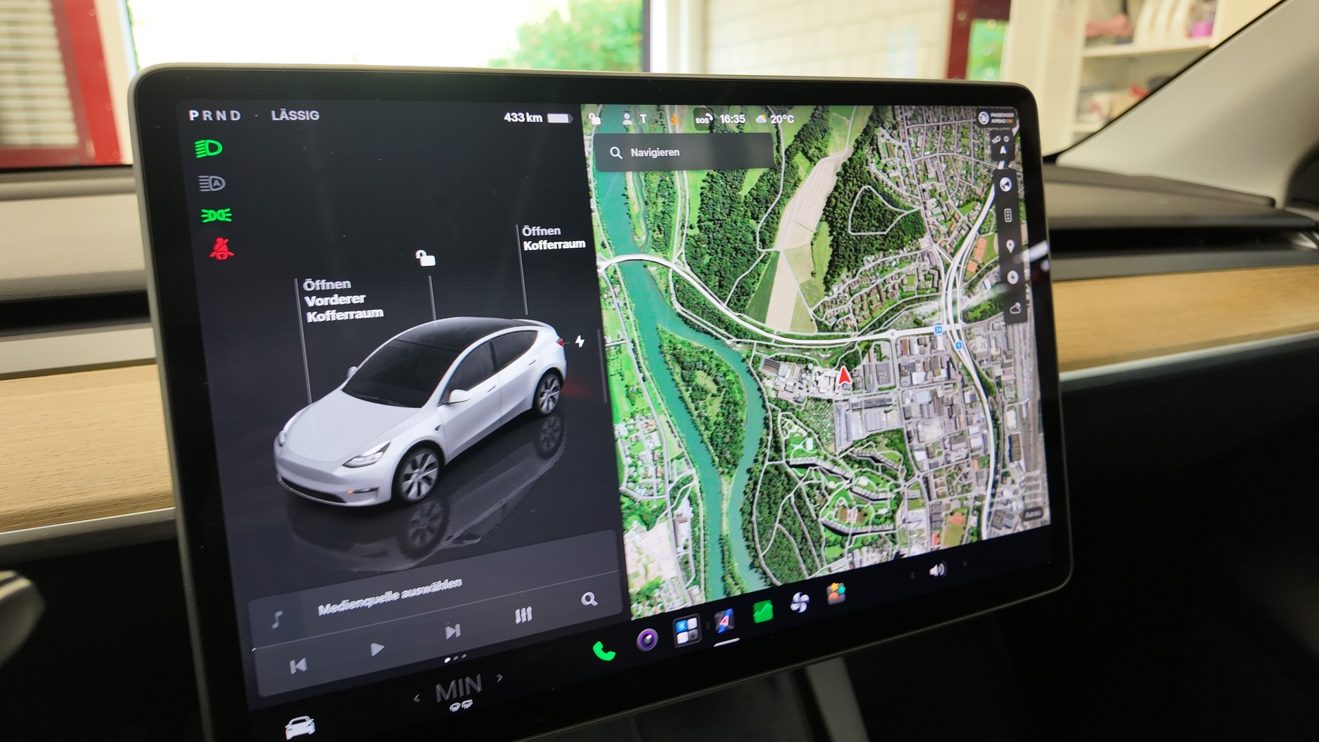 TESLA Model Y Long Range-image-24