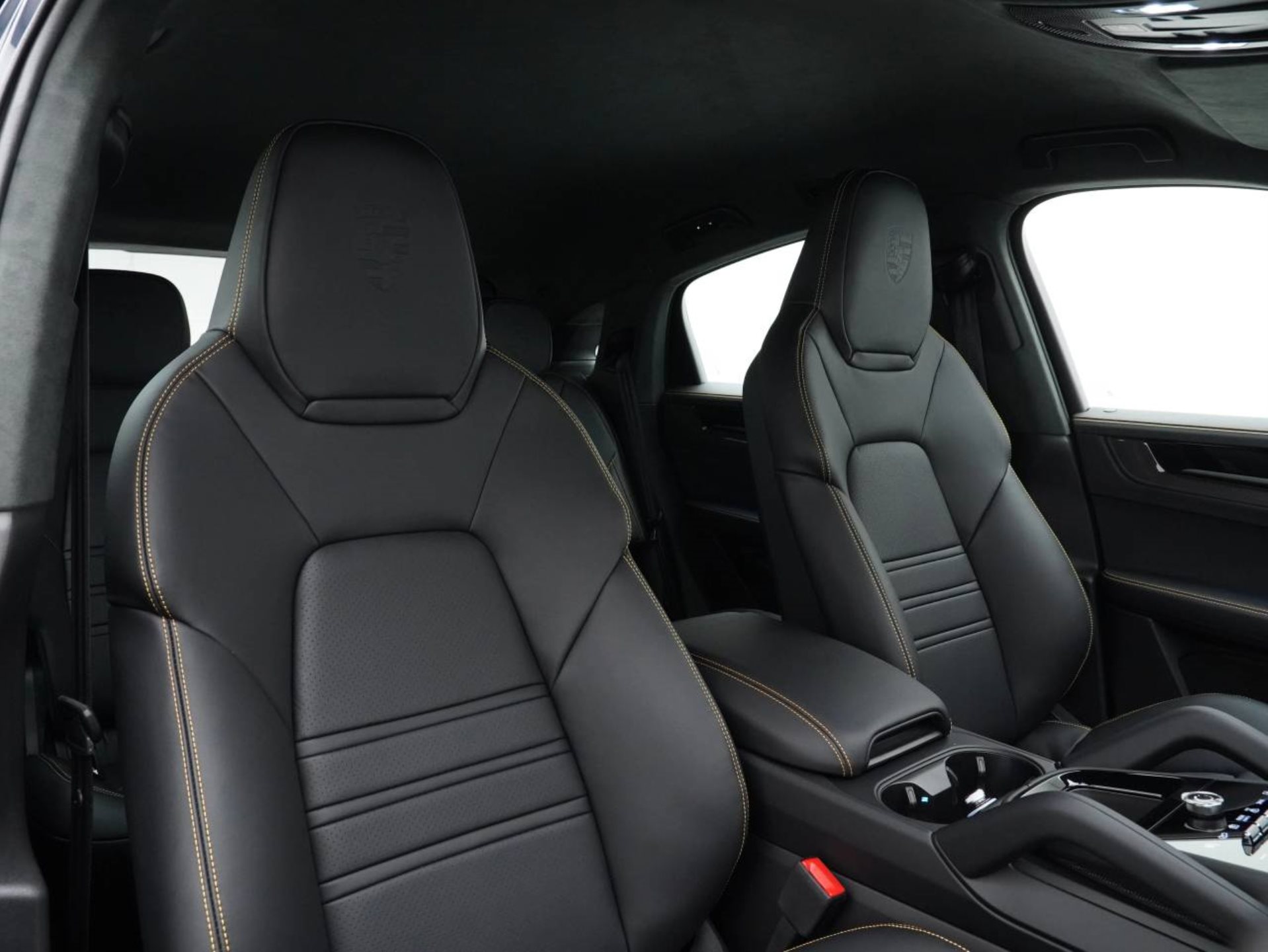 PORSCHE Cayenne Turbo E-Hybrid Coupé mit GT-Paket-image-26