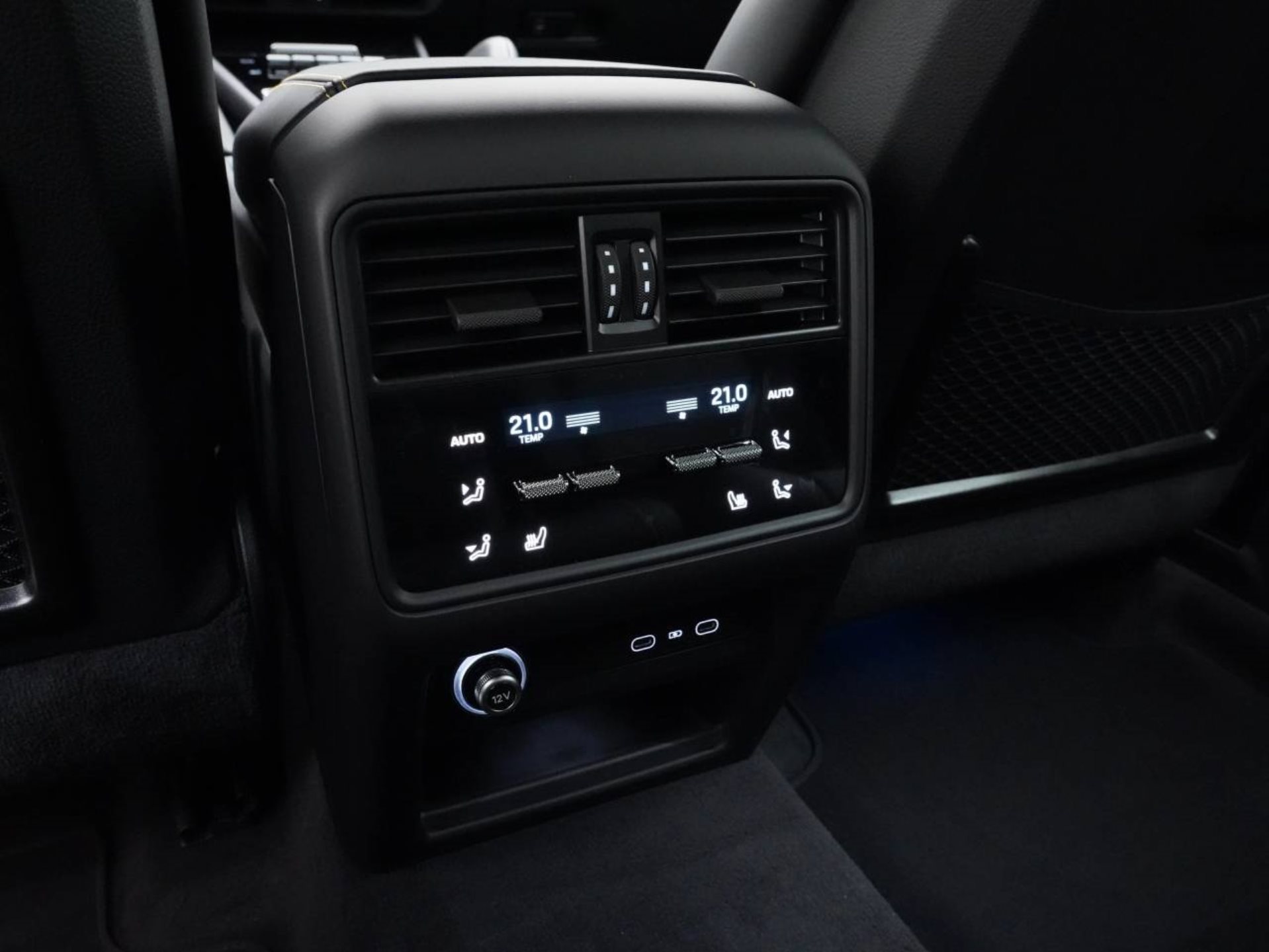 PORSCHE Cayenne Turbo E-Hybrid Coupé mit GT-Paket-image-29