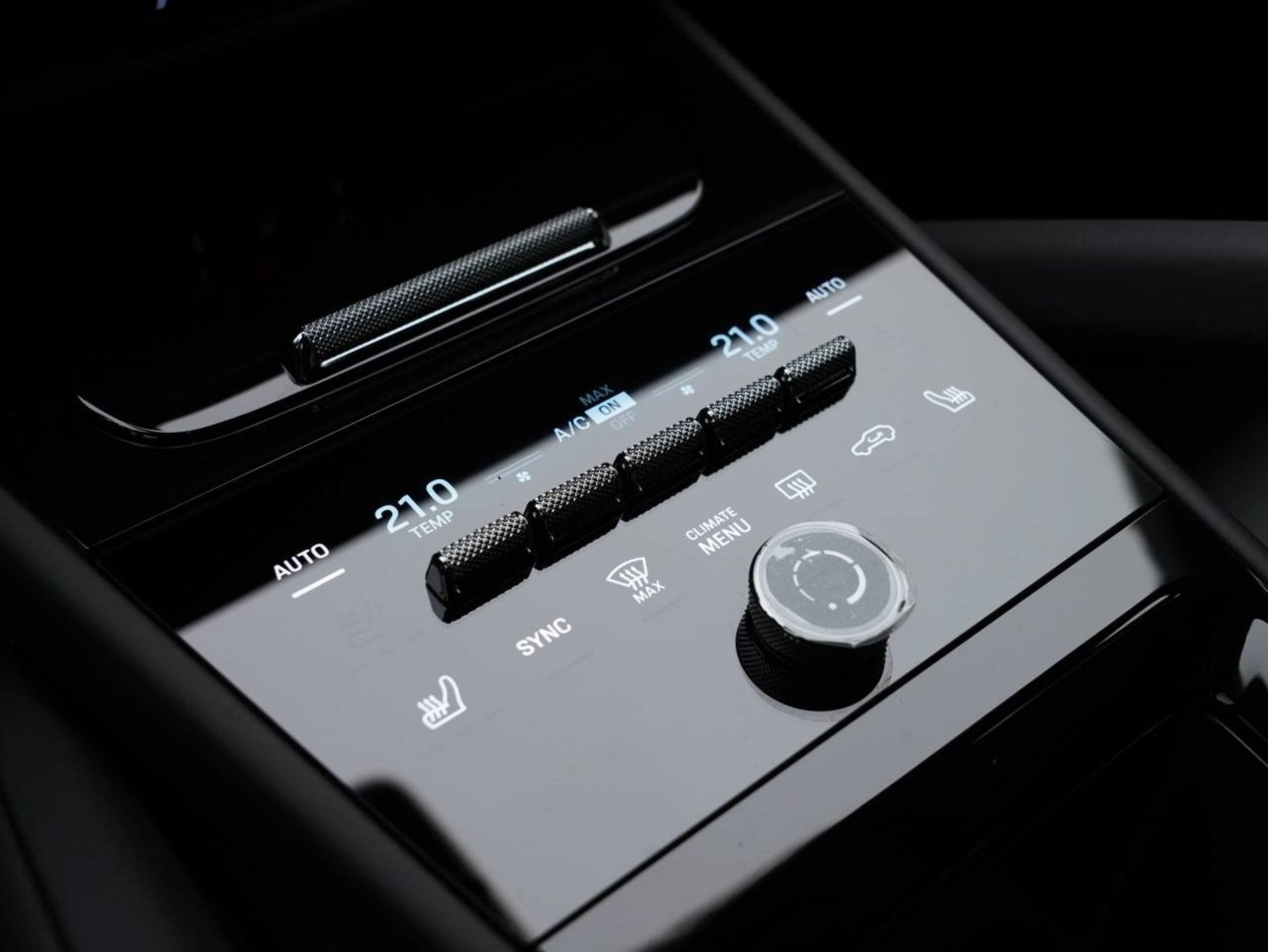 PORSCHE Cayenne Turbo E-Hybrid Coupé mit GT-Paket-image-19