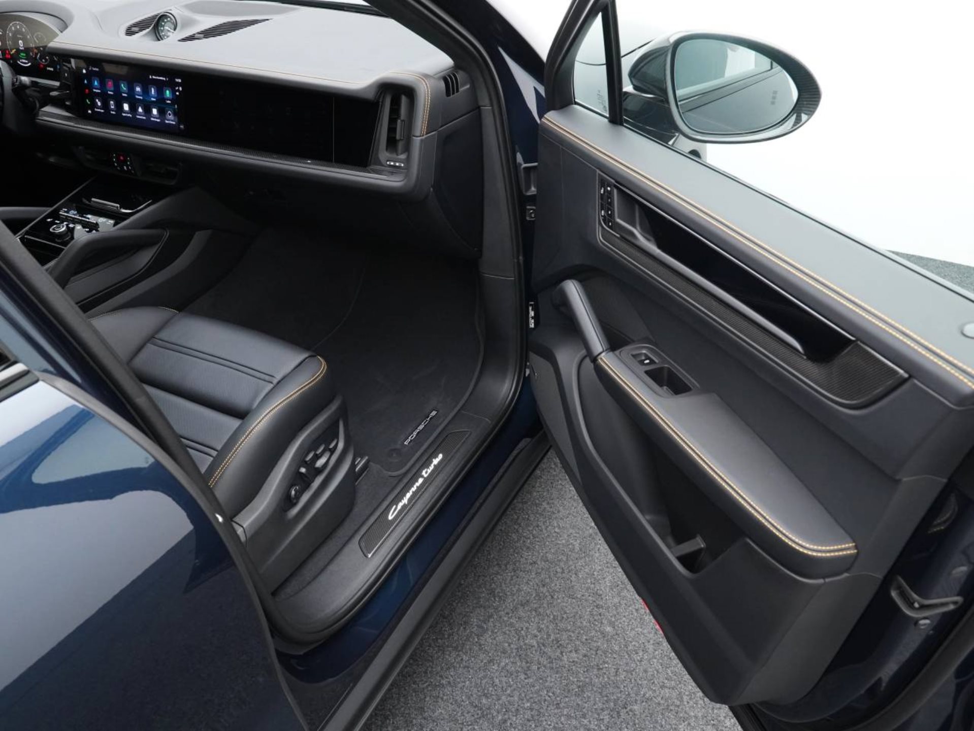 PORSCHE Cayenne Turbo E-Hybrid Coupé mit GT-Paket-image-23