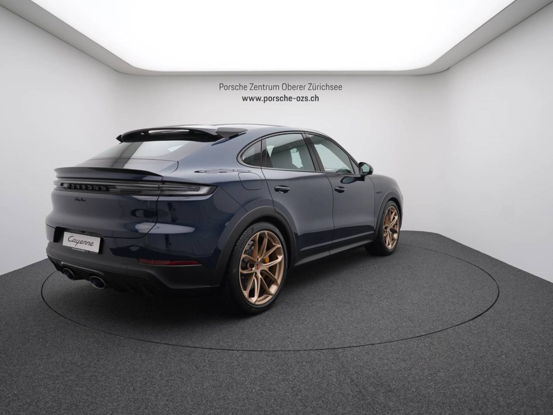 PORSCHE Cayenne Turbo E-Hybrid Coupé mit GT-Paket-image-6