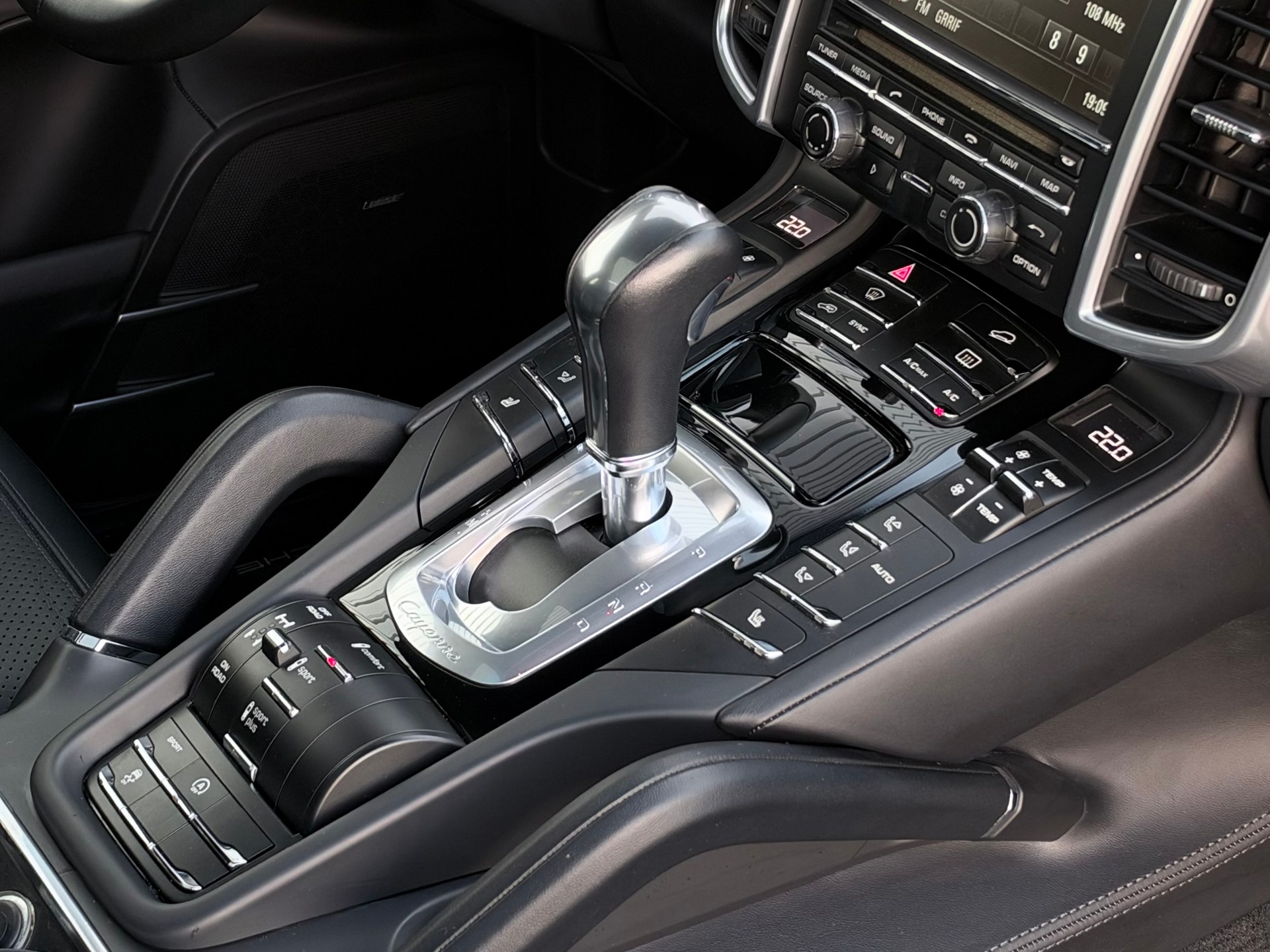PORSCHE Cayenne Diesel-image-9