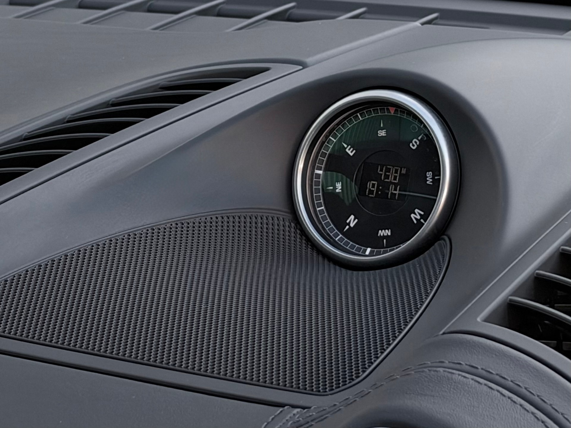 PORSCHE Cayenne Diesel-image-14