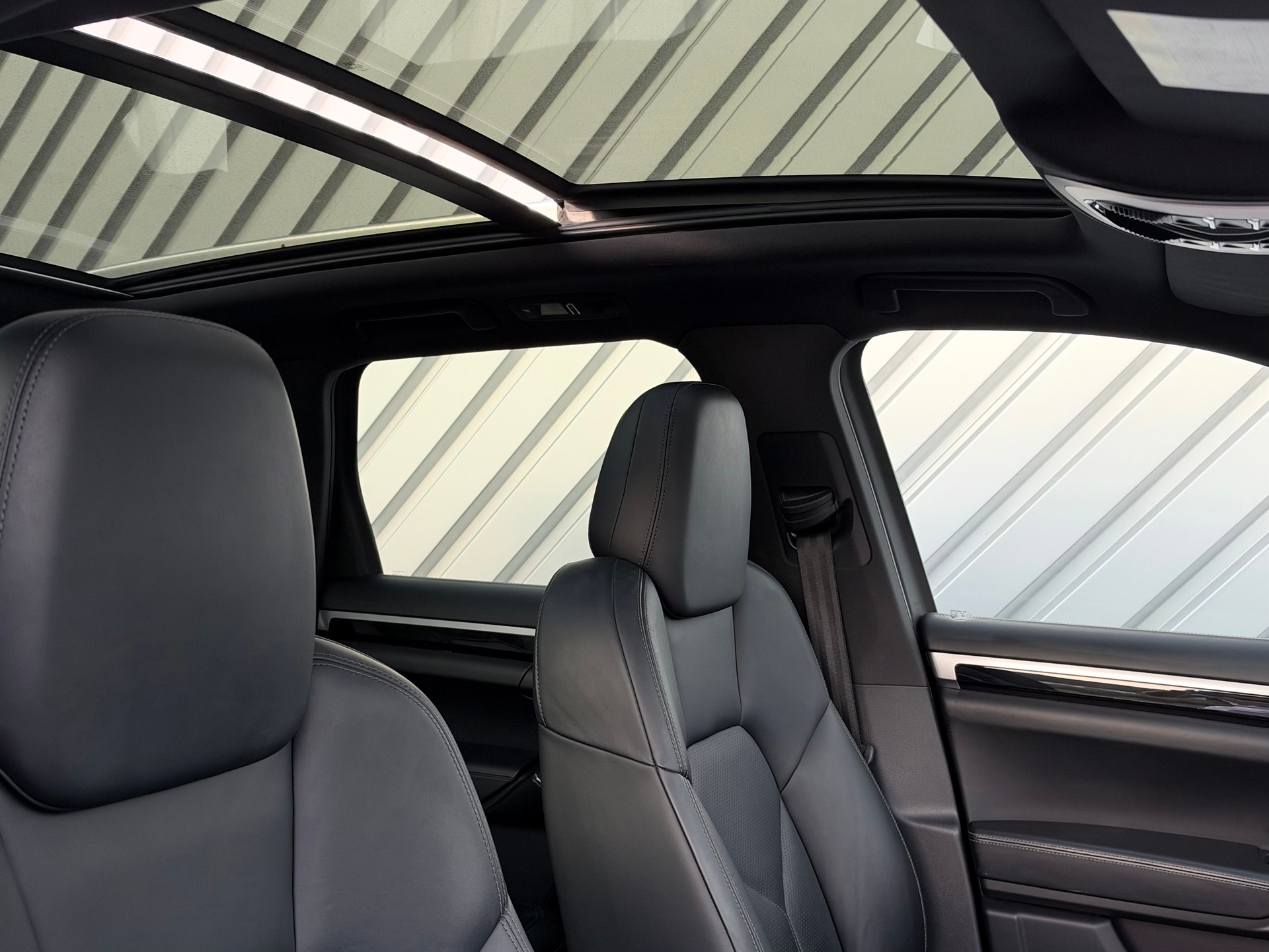 PORSCHE Cayenne Diesel-image-11