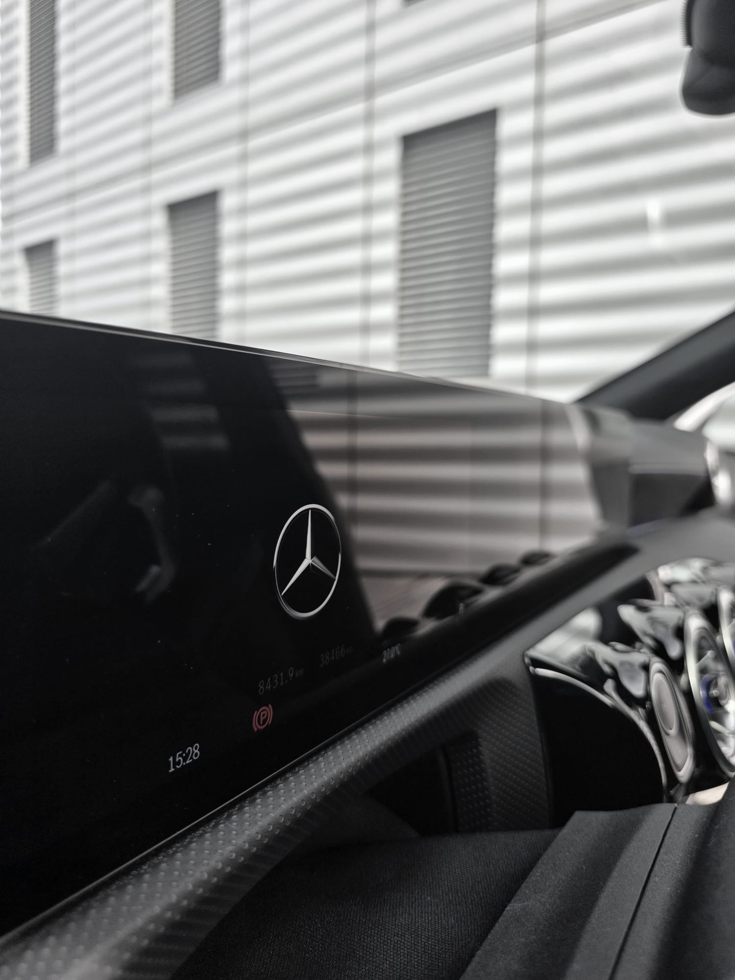MERCEDES-BENZ A 200 AMG Line-image-11